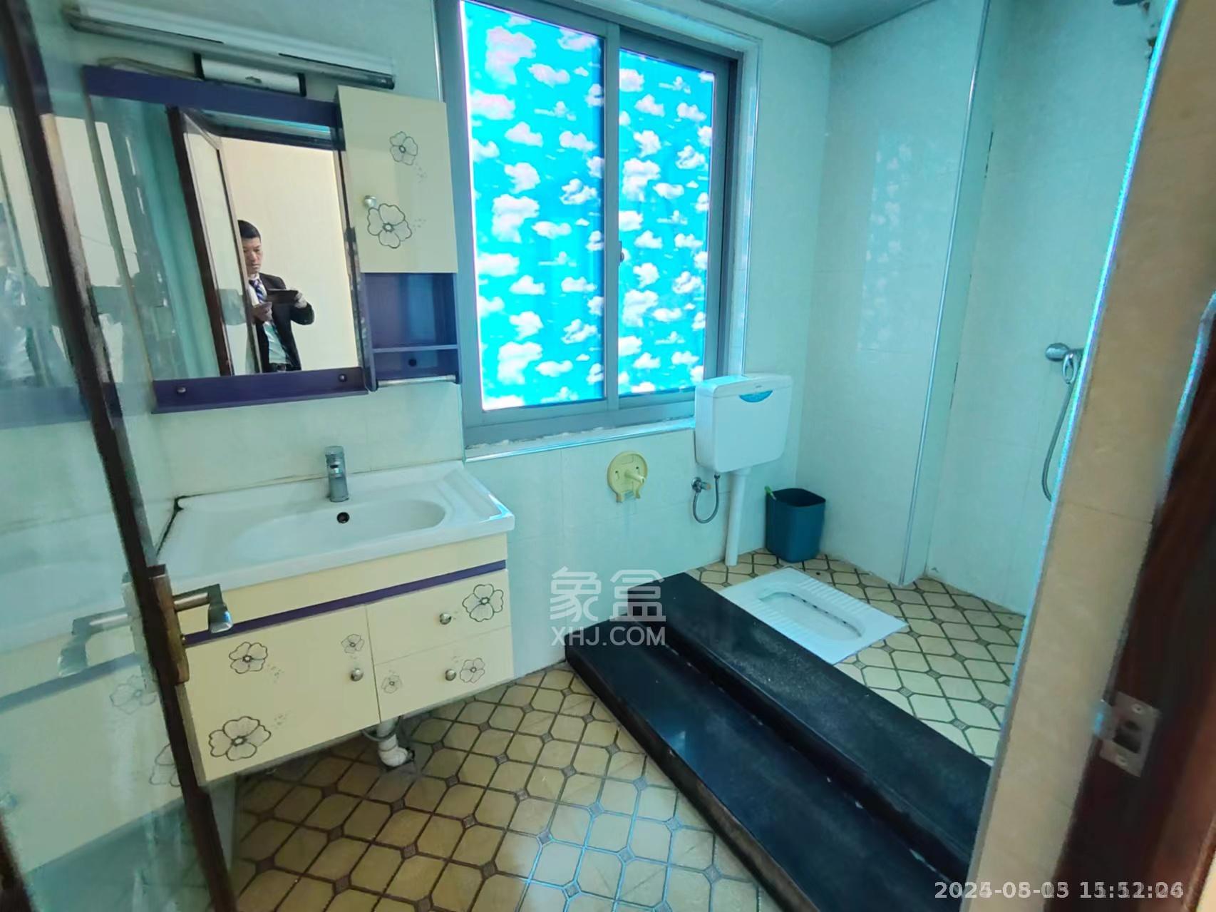 文化园三期 3室2厅2卫 1800.0元/月 文化园三期 3室2厅2卫 1800.0元/月室内图