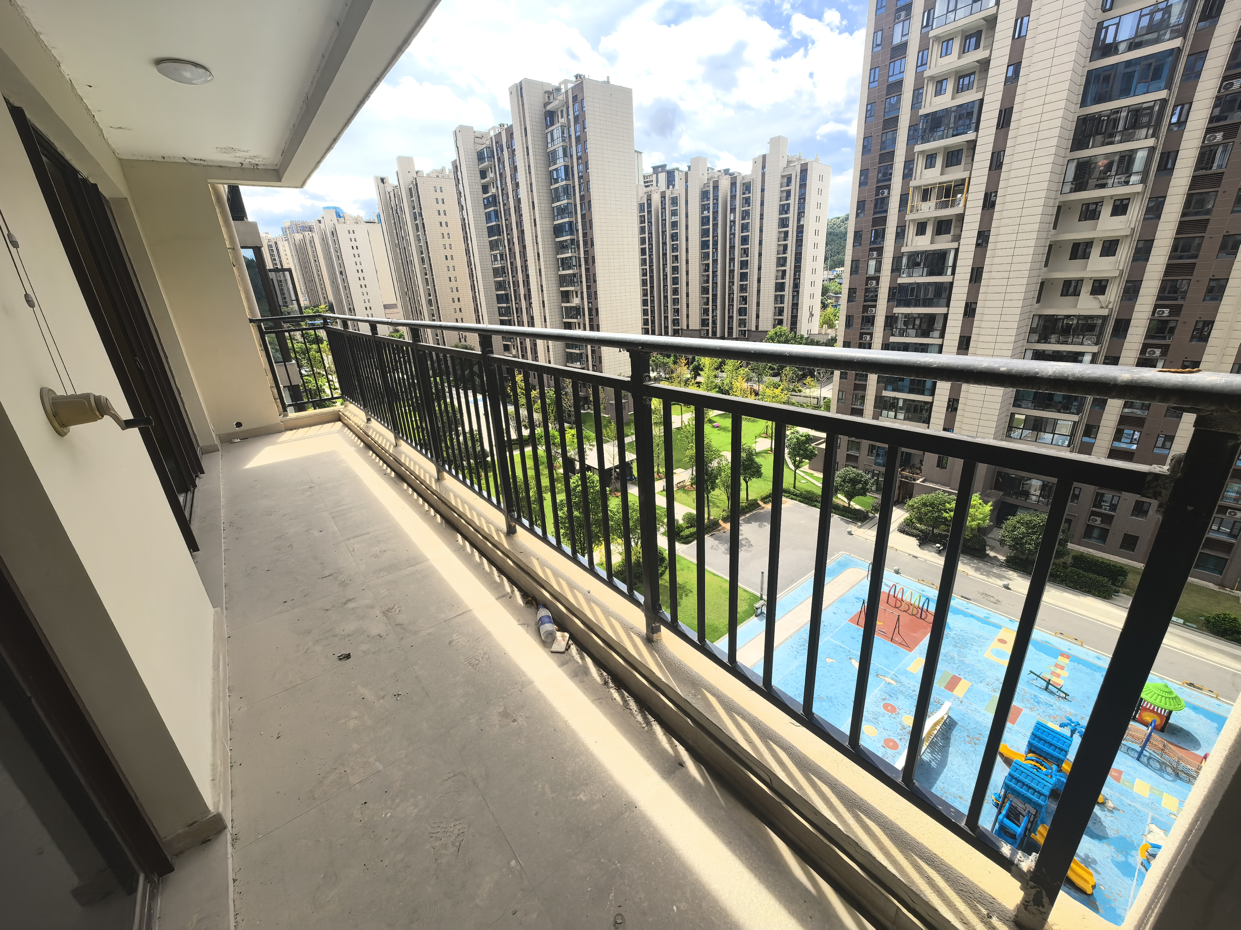 碧桂园豪园-二期  1室0厅0卫    78.8万客厅