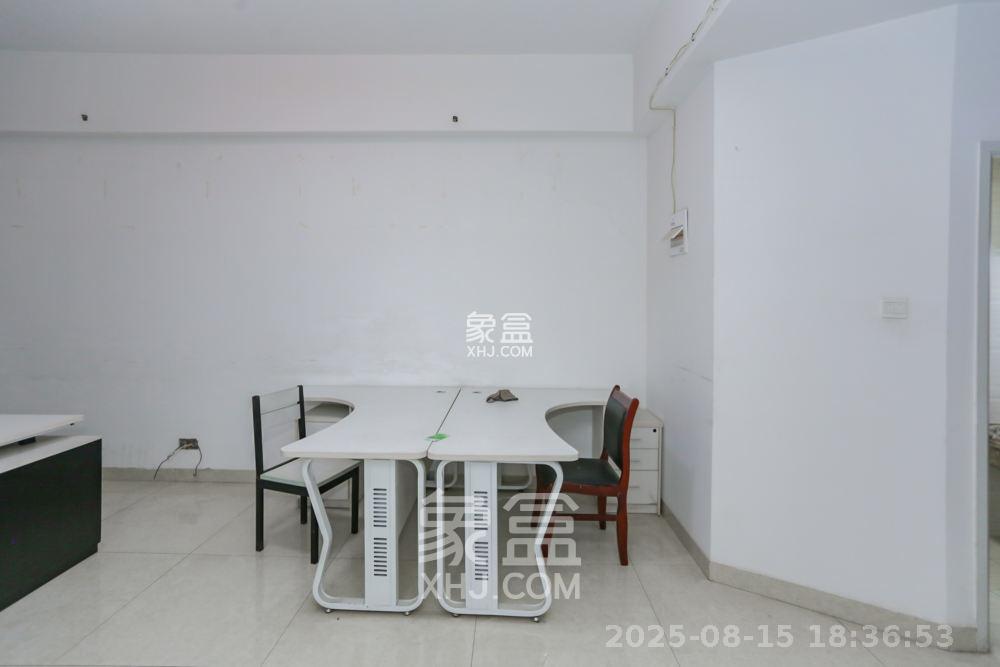 长房时代城 1室1厅1卫 1600.0元/月 长房时代城 1室1厅1卫 1600.0元/月室内图