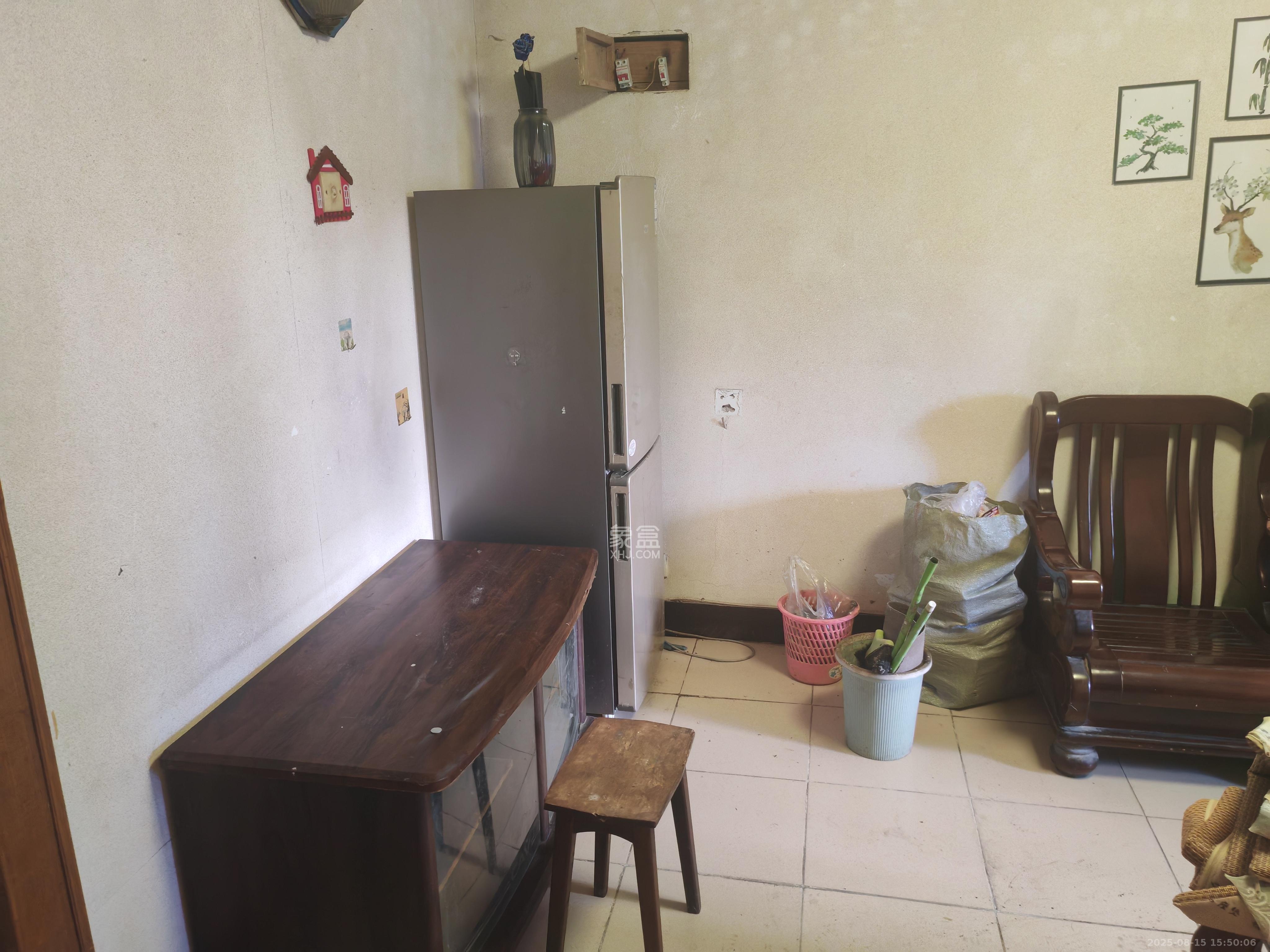 向韶村  2室1厅1卫   1500.00元/月室内图