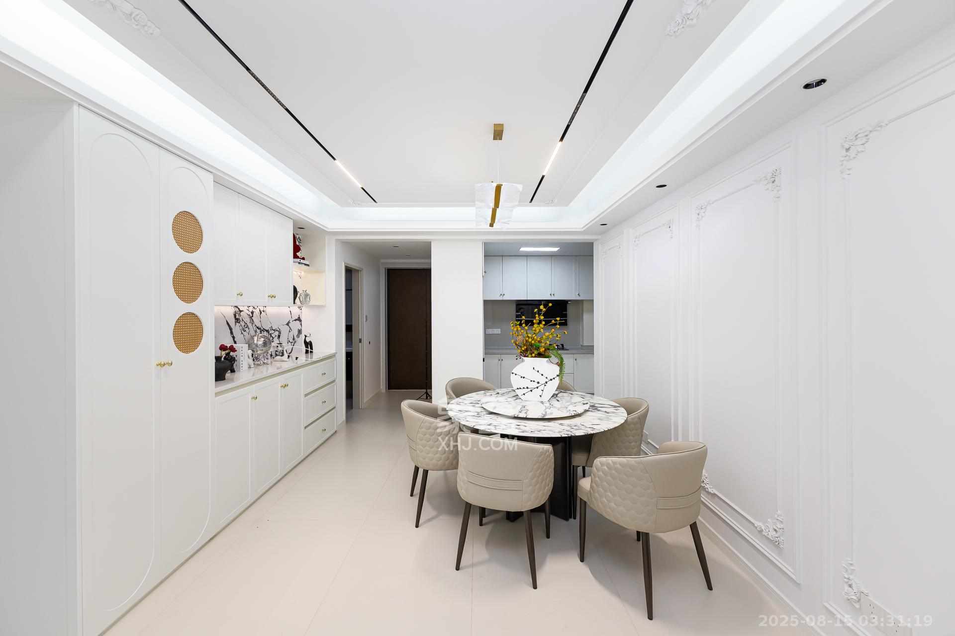 越秀湘江星汇城二期 4室2厅2卫 119.0万 越秀湘江星汇城二期 4室2厅2卫 119.0万客厅