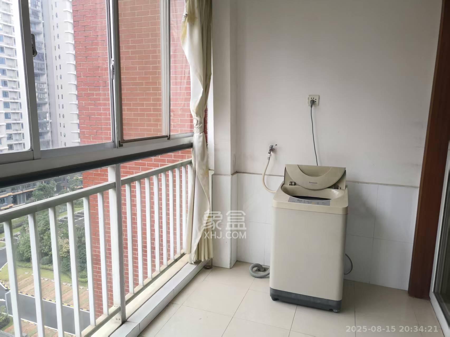 陶然居  4室2厅2卫    2500.0元/月室内图