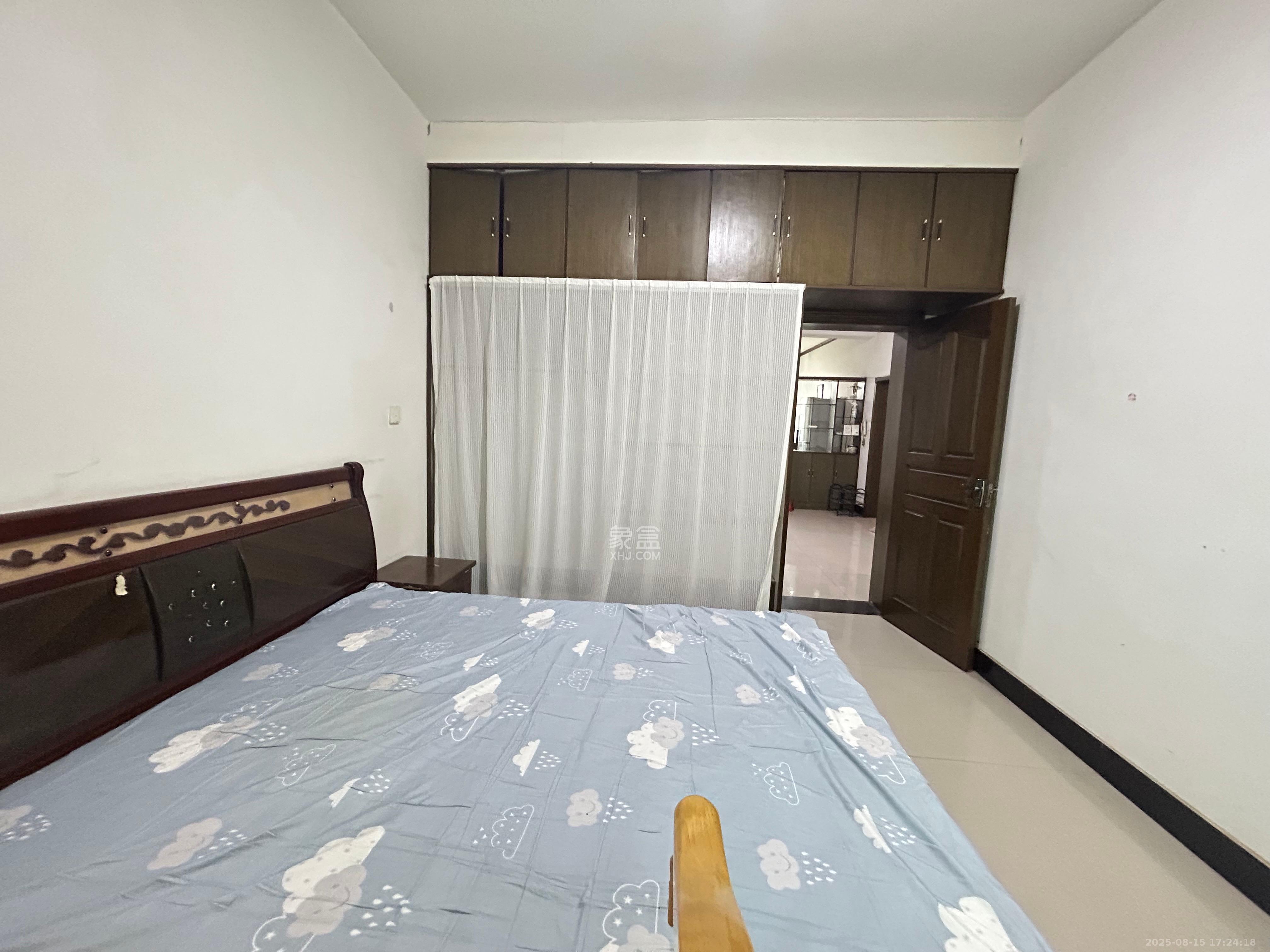 中南汽车世界 2室2厅1卫 1200.0元/月 中南汽车世界 2室2厅1卫 1200.0元/月室内图