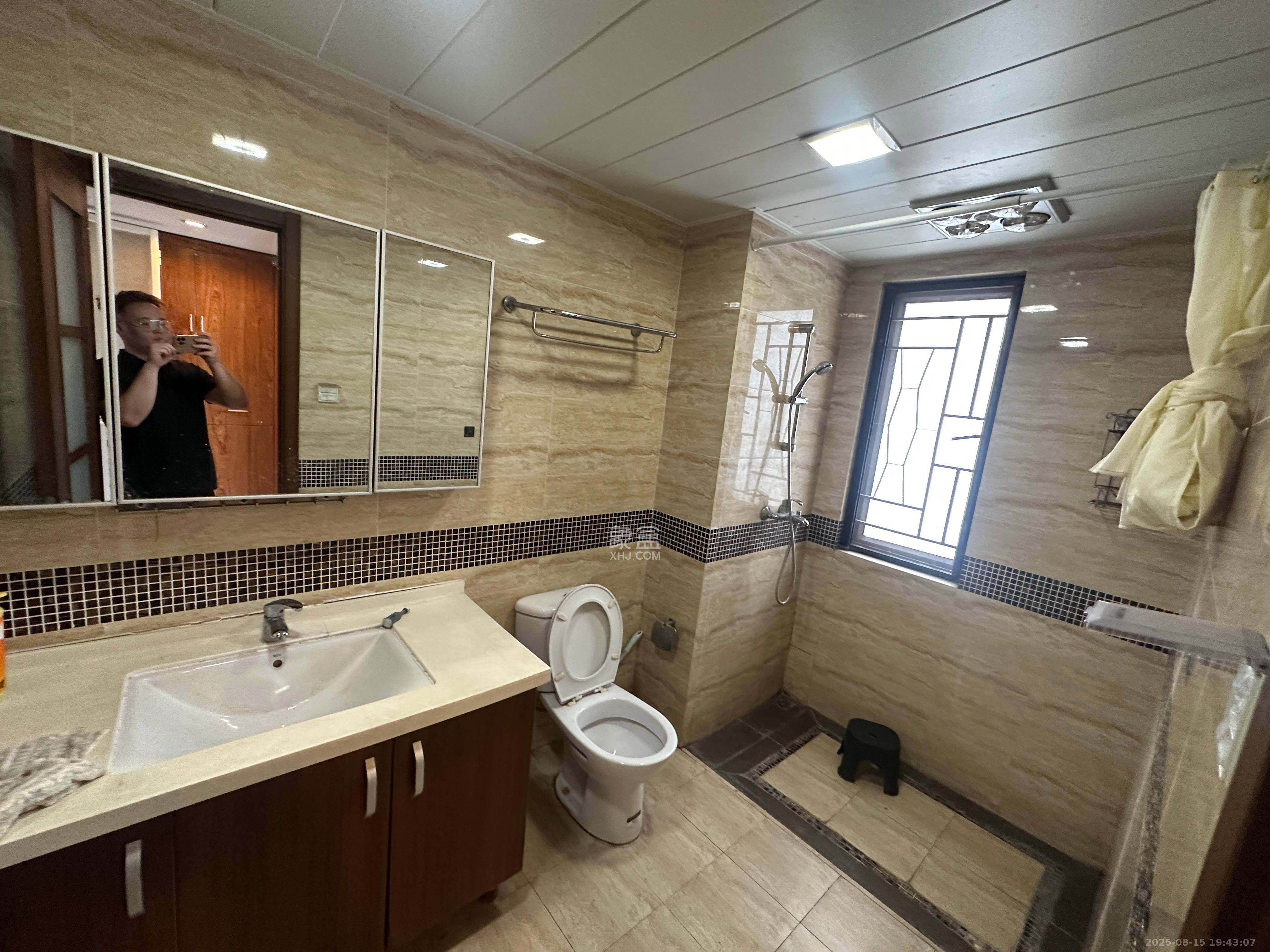 万科金域华府一期  3室2厅2卫    2800.0元/月 万科金域华府一期  3室2厅2卫    2800.0元/月室内图