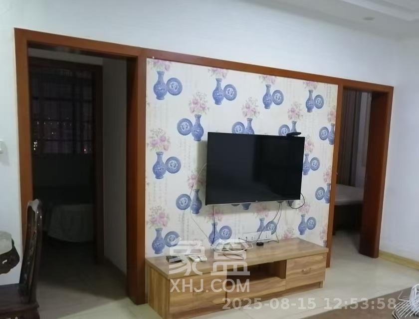 泊林晶城  3室2厅1卫   2000.00元/月