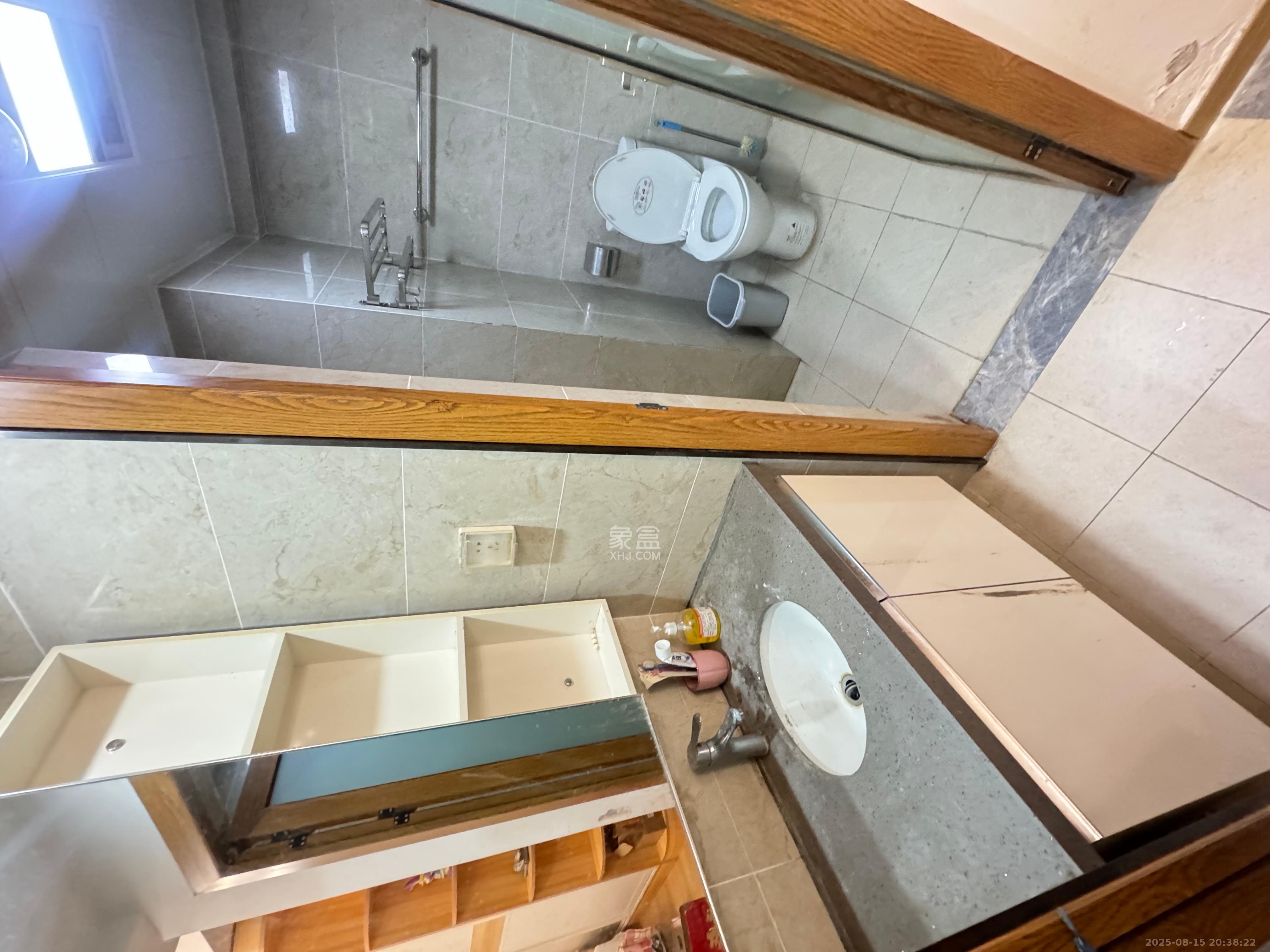 荣泰广场  1室1厅1卫    1550.0元/月室内图