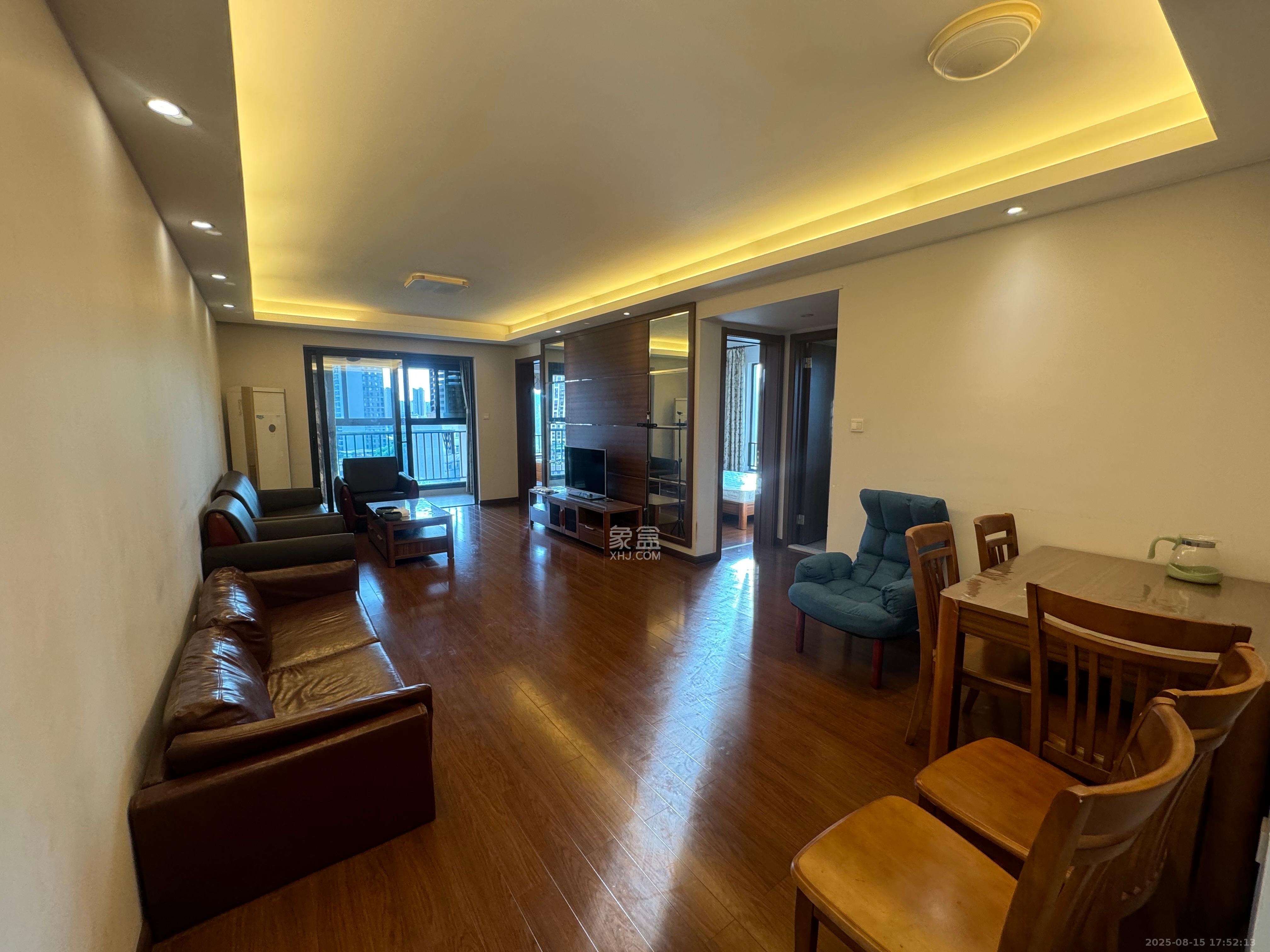 万科金域华府三四期  3室2厅1卫    2200.0元/月 万科金域华府三四期  3室2厅1卫    2200.0元/月室内图