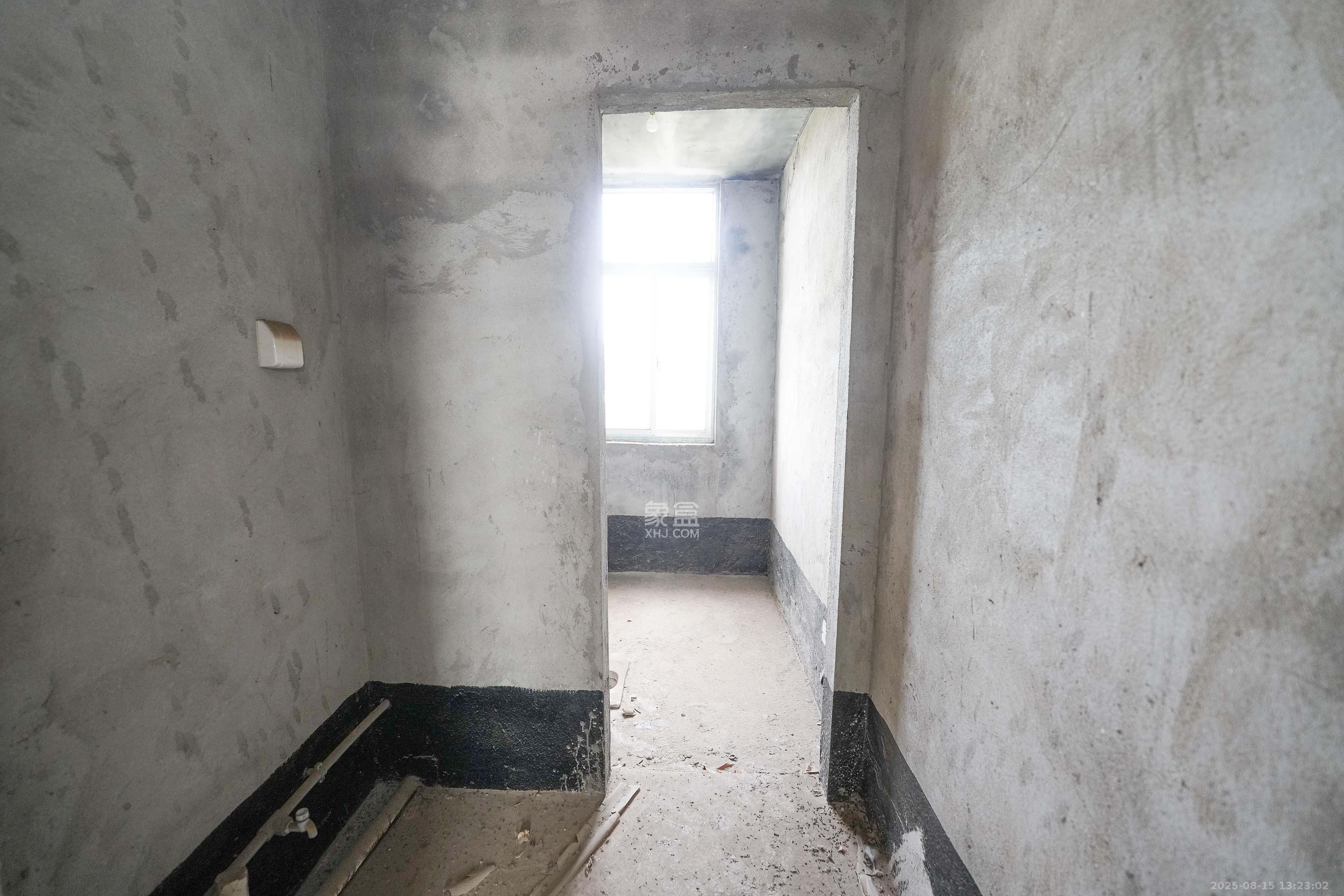 德泽苑  4室2厅2卫    80.0万 德泽苑  4室2厅2卫    80.0万卫生间