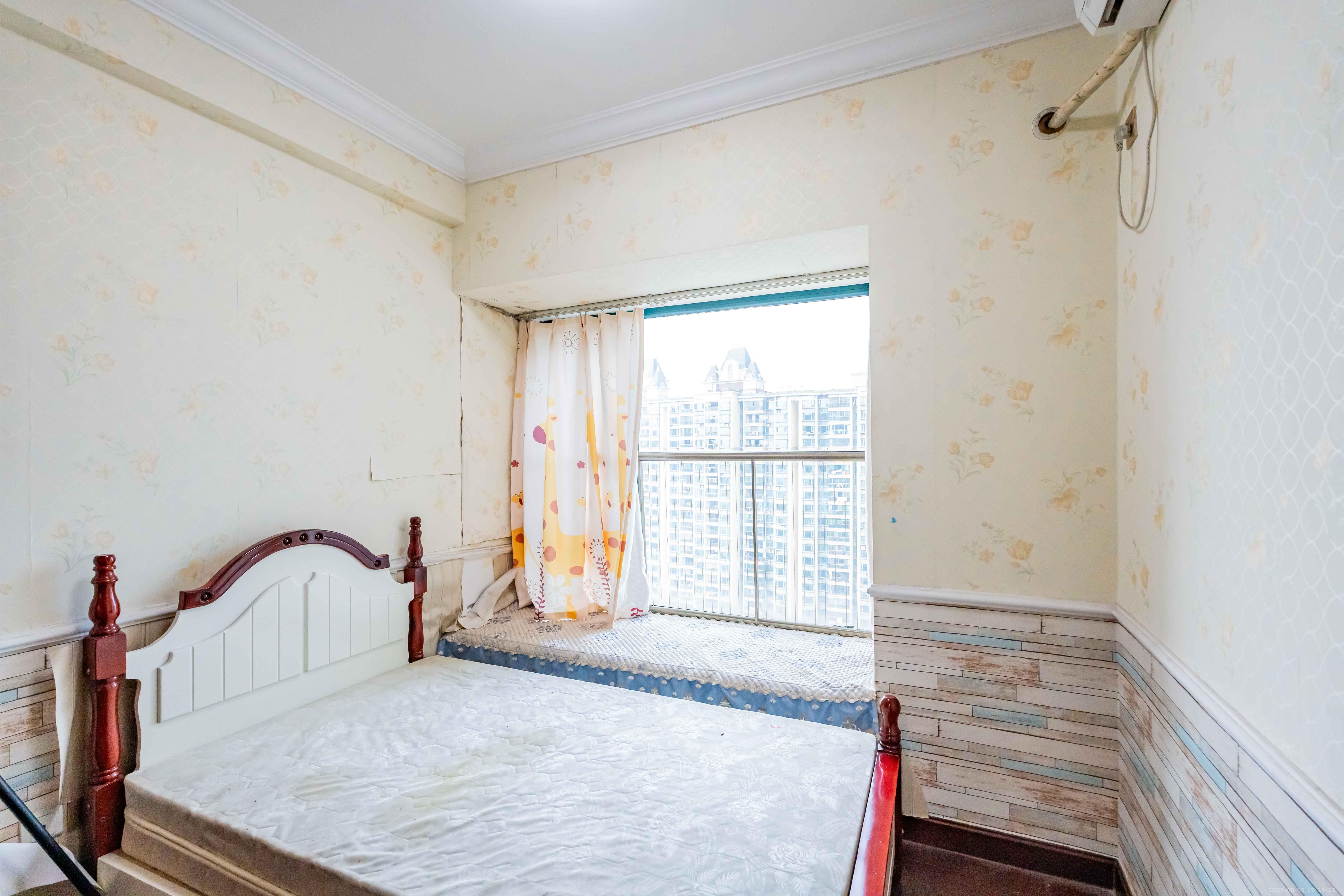 恒大雅苑 3室2厅1卫 2700.0元/月 恒大雅苑 3室2厅1卫 2700.0元/月室内图