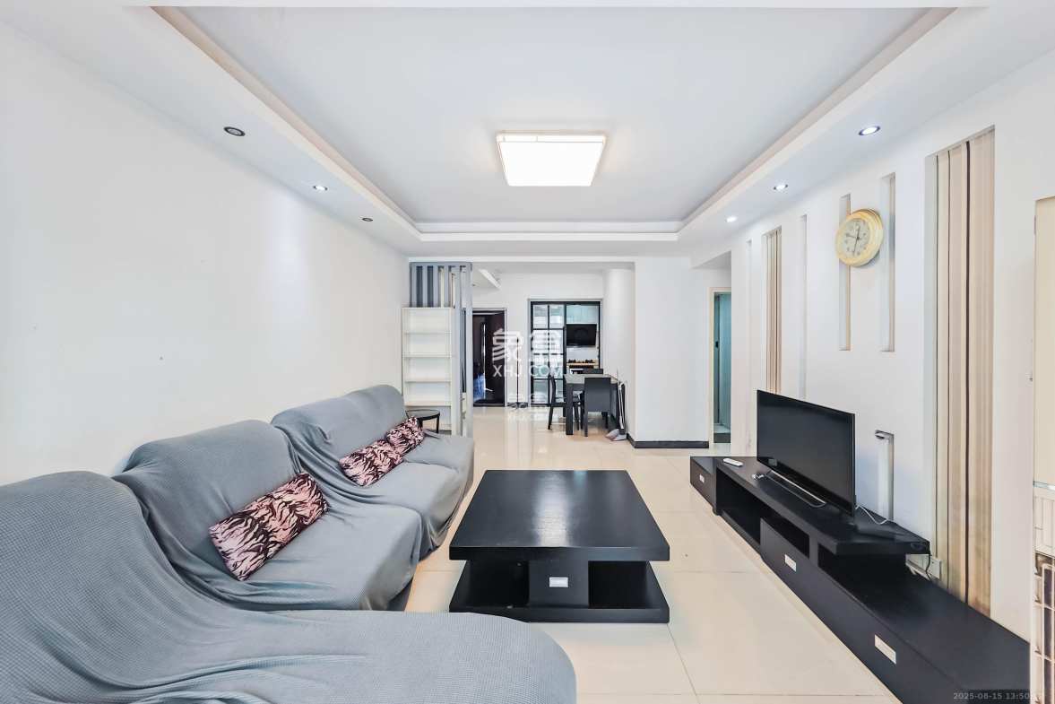 海拔东方 3室2厅1卫 71.0万 海拔东方 3室2厅1卫 71.0万客厅