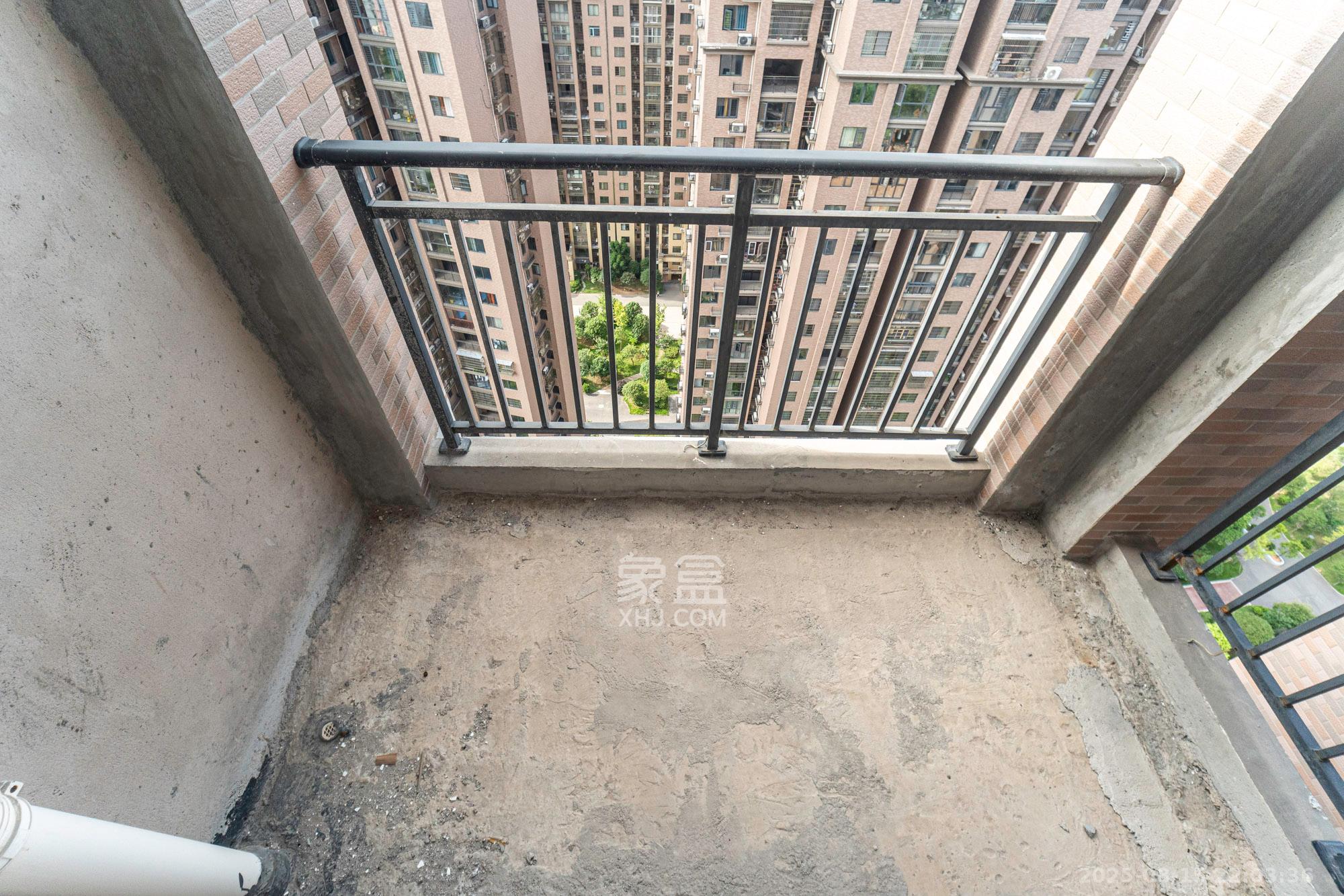 中安善化国际  3室2厅2卫    58.8万 中安善化国际  3室2厅2卫    58.8万阳台