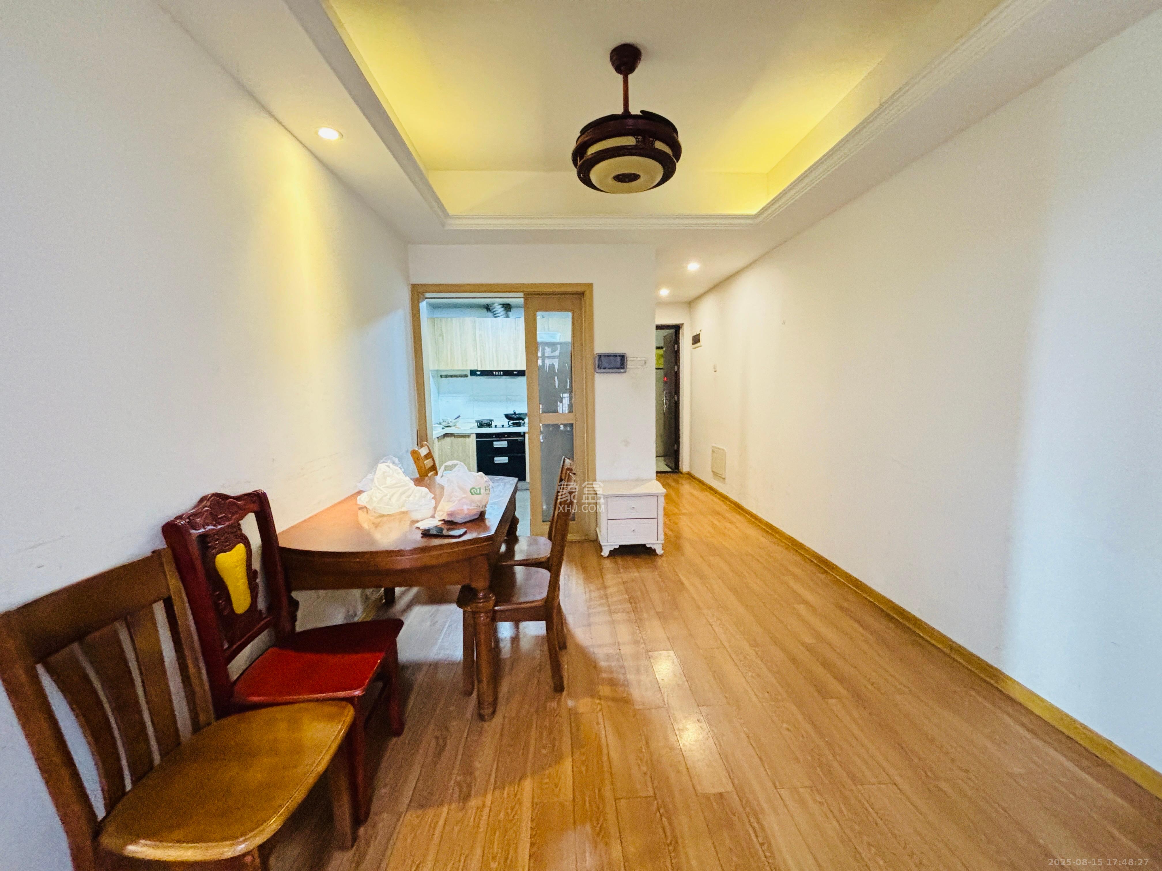 江山帝景哈佛  1室0厅0卫    2000.0元/月 江山帝景哈佛  1室0厅0卫    2000.0元/月室内图