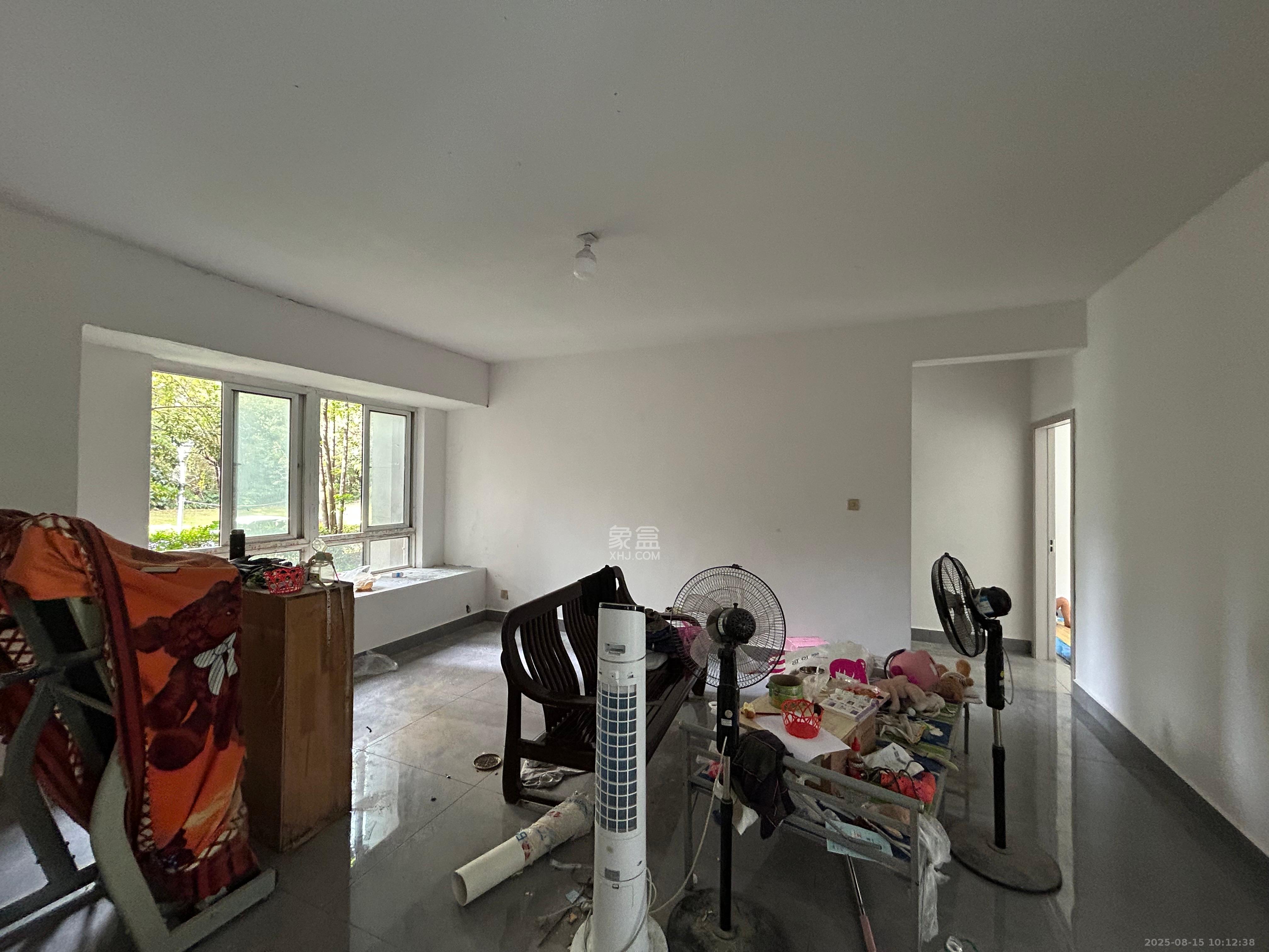 山水湾  4室2厅2卫    2200.0元/月室内图