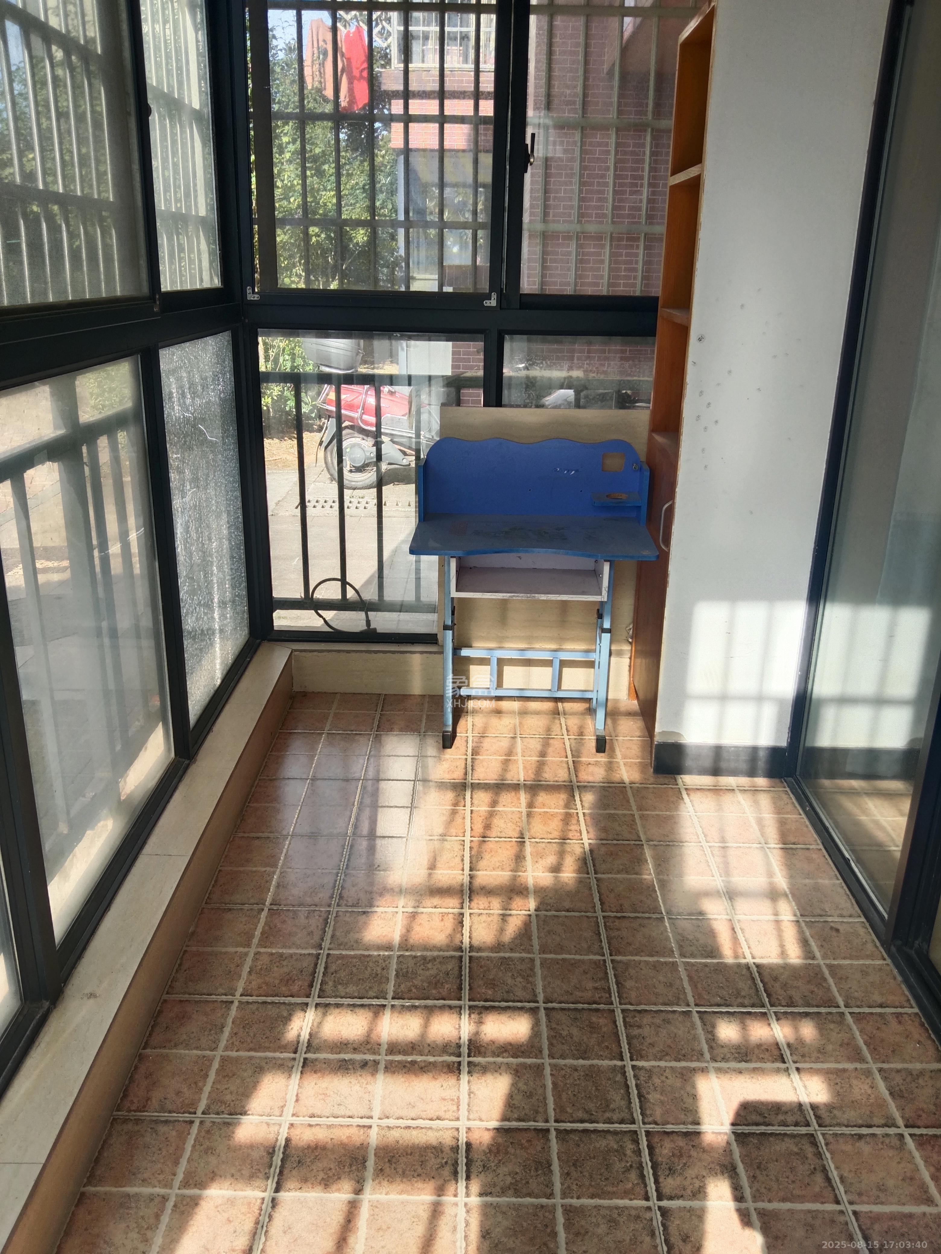 中鼎江岸花城 2室2厅1卫 1200.0元/月 中鼎江岸花城 2室2厅1卫 1200.0元/月室内图