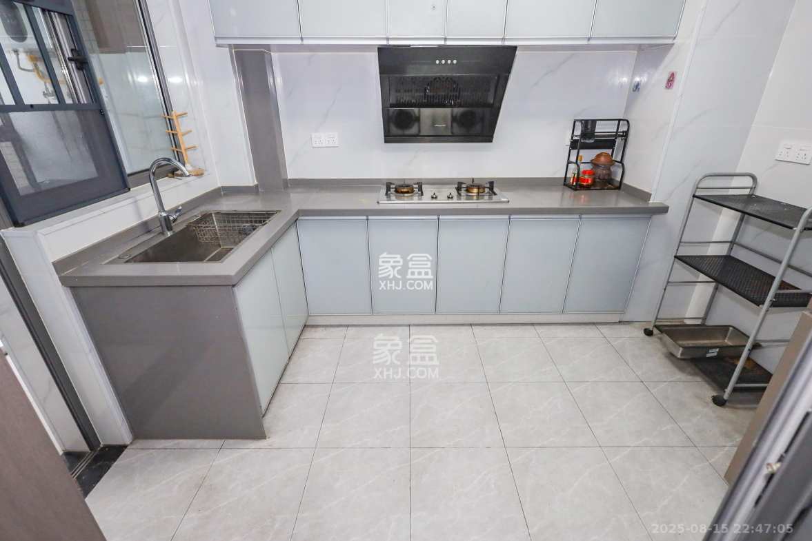 八方小区C区  4室2厅2卫    498.0万 八方小区C区  4室2厅2卫    498.0万厨房