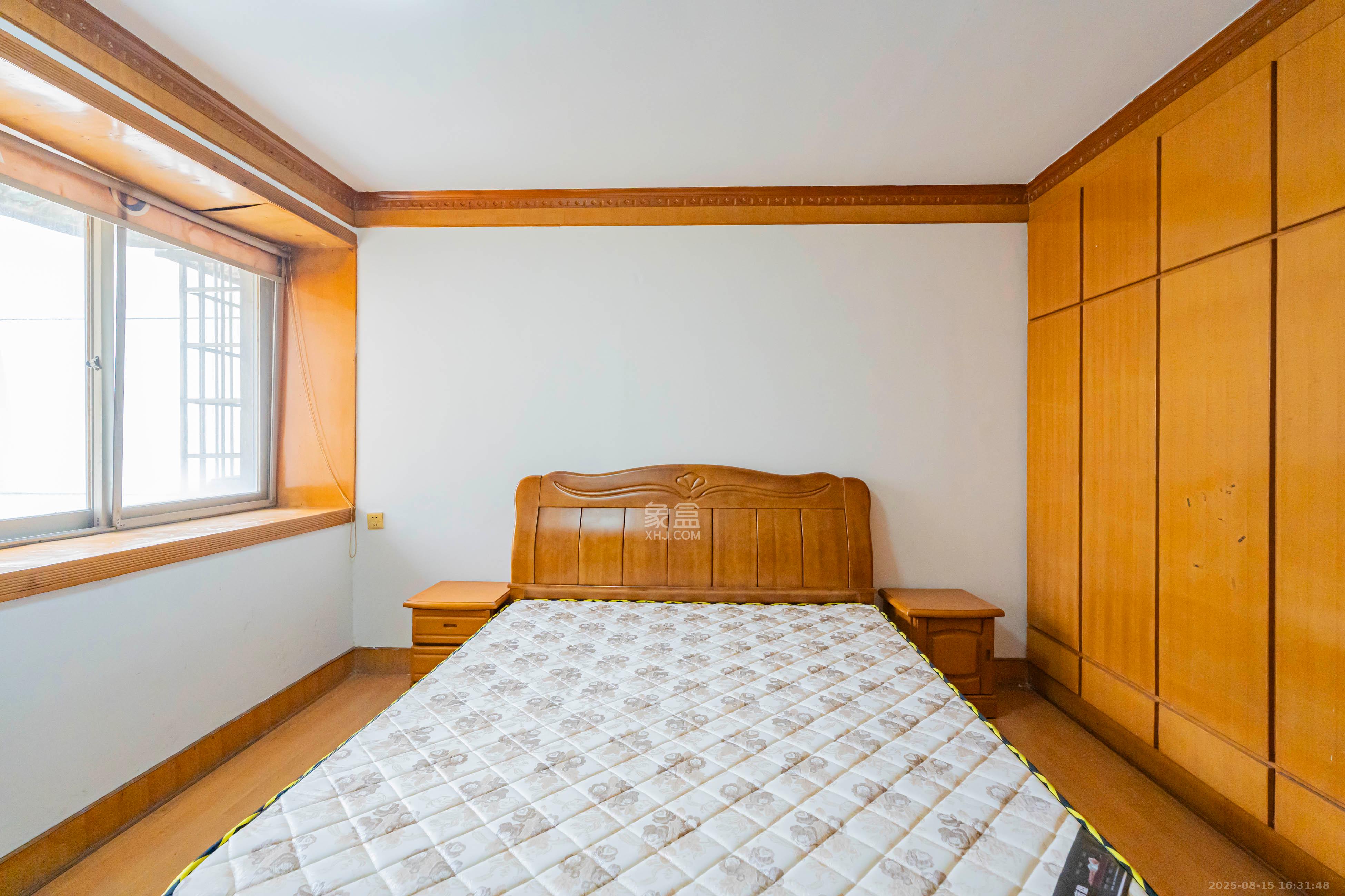 金帆小区  2室2厅1卫    45.5万 金帆小区  2室2厅1卫    45.5万卧室