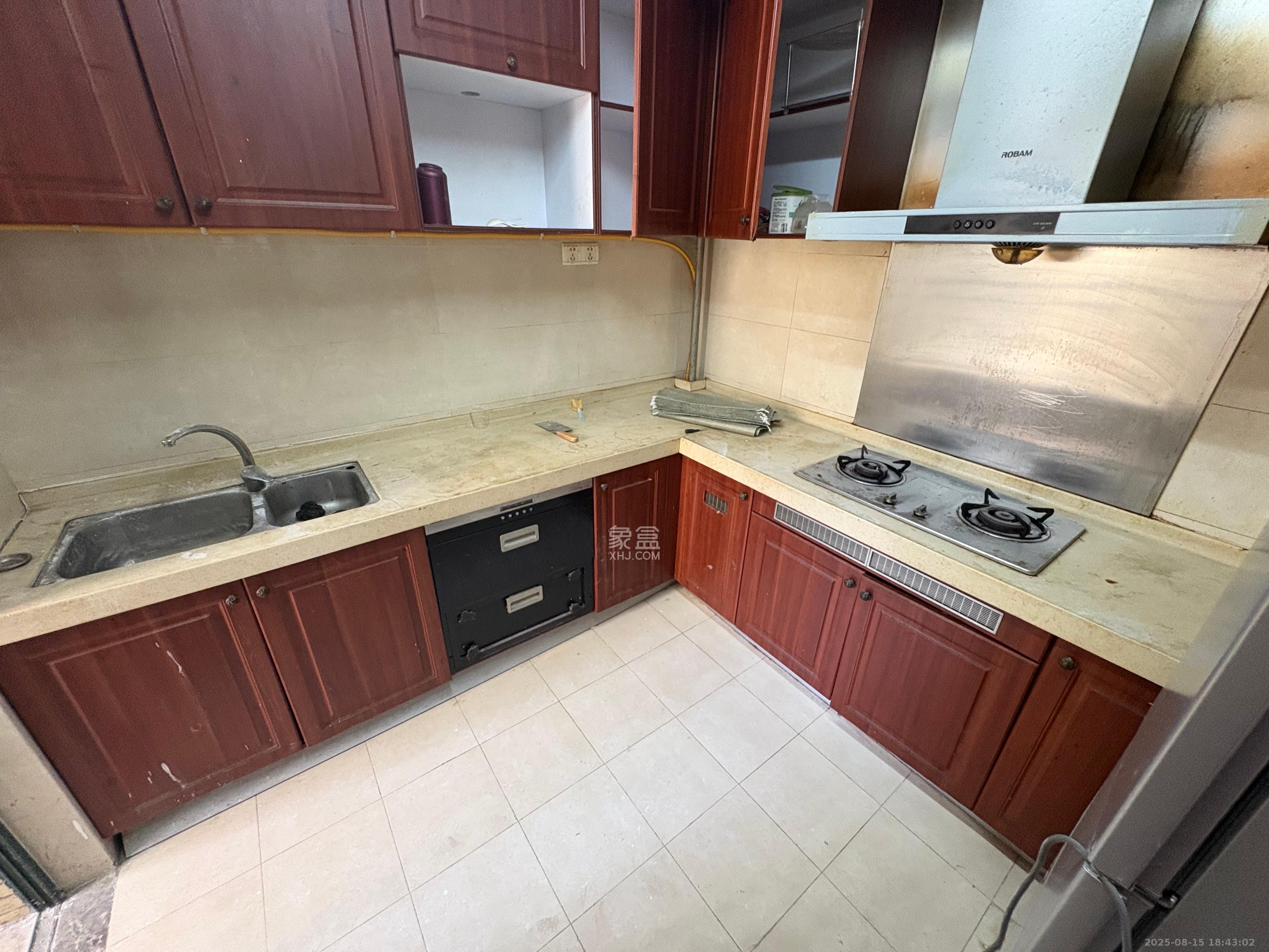 恒大雅苑 3室2厅1卫 2500.0元/月 恒大雅苑 3室2厅1卫 2500.0元/月室内图