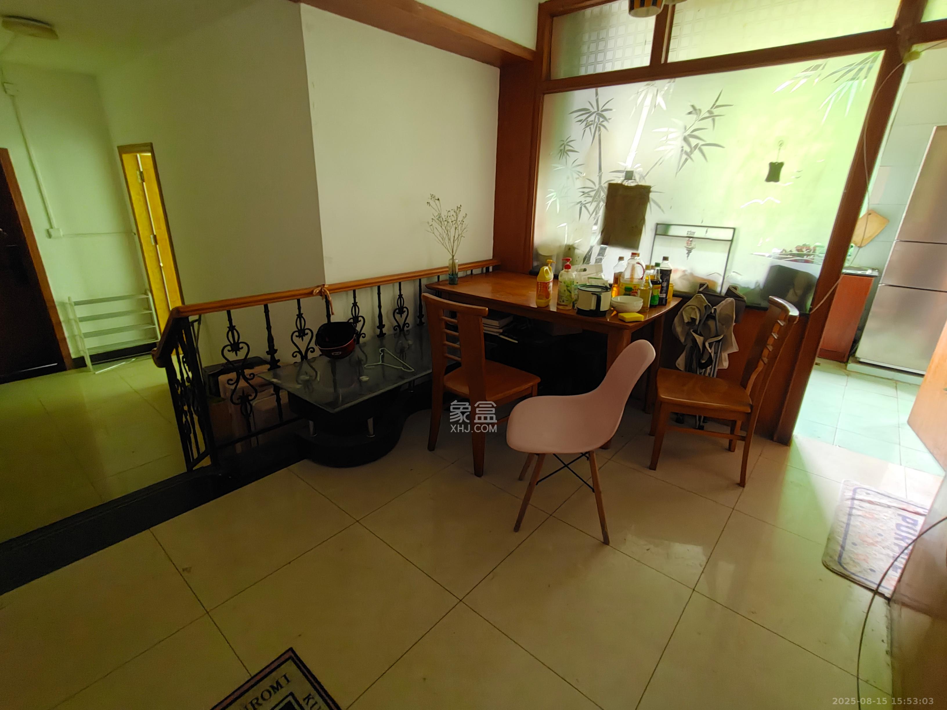 咸嘉新村嘉旺苑 1室2厅1卫 900.0元/月 咸嘉新村嘉旺苑 1室2厅1卫 900.0元/月室内图