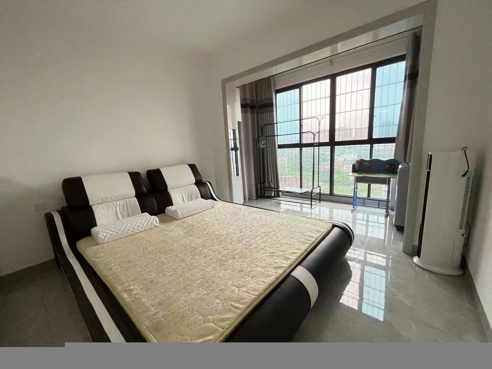 英伦首府金域豪廷 1室0厅0卫 1400.0元/月 英伦首府金域豪廷 1室0厅0卫 1400.0元/月室内图