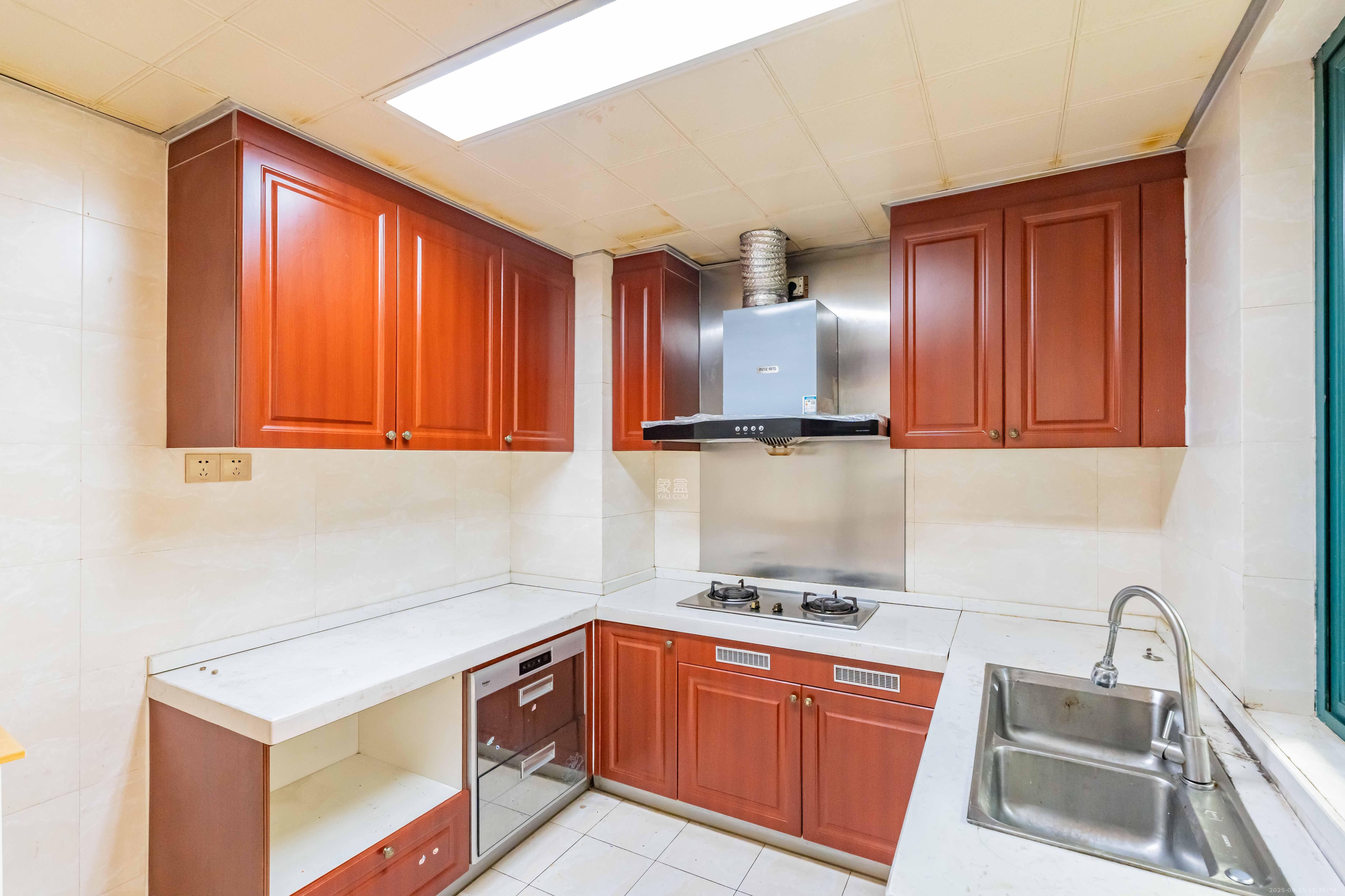 恒大雅苑 3室2厅1卫 2700.0元/月 恒大雅苑 3室2厅1卫 2700.0元/月室内图