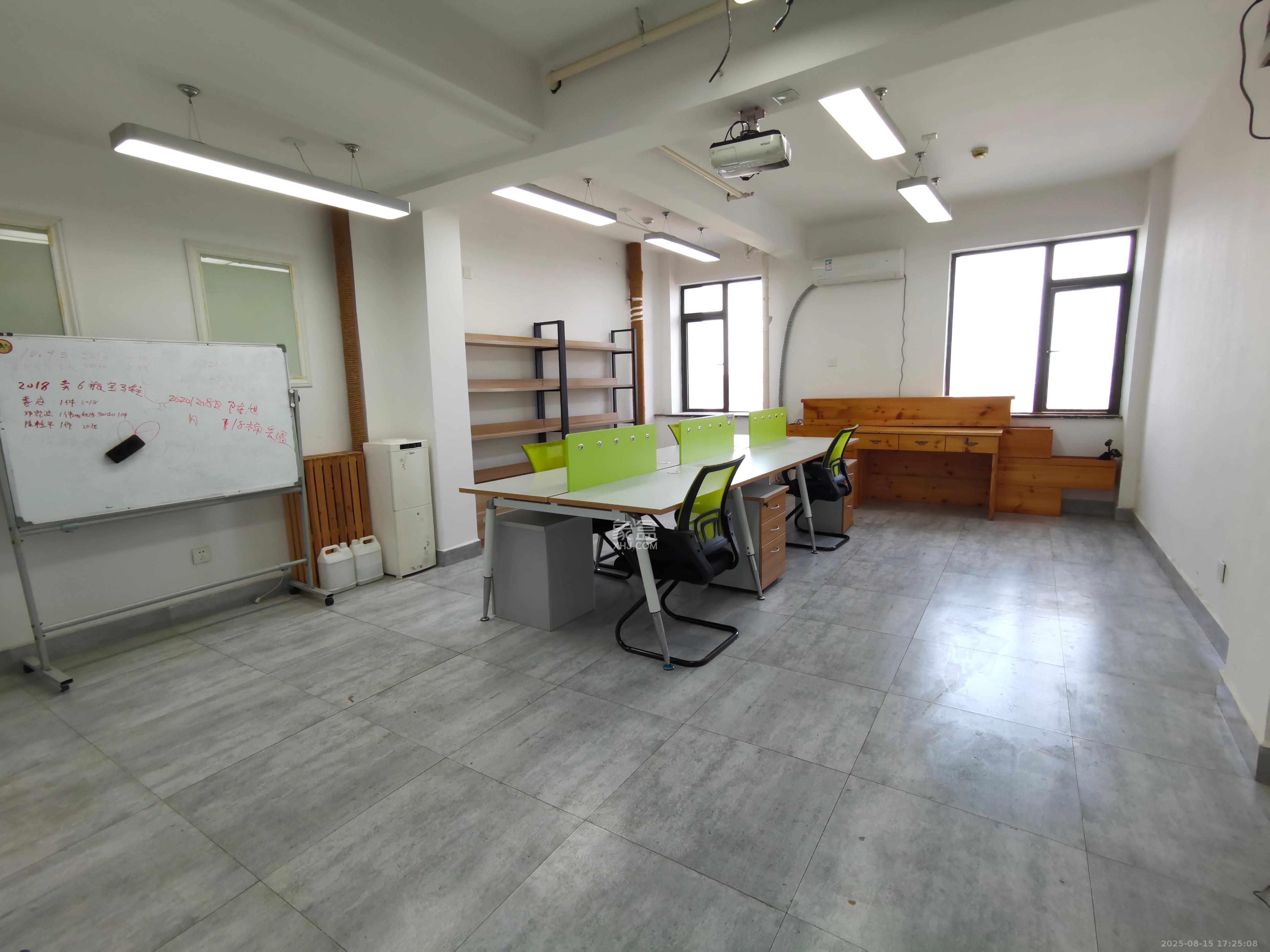 长房中庭国际（东郡华蓉广场）  1室1厅1卫    2600.0元/月室内图