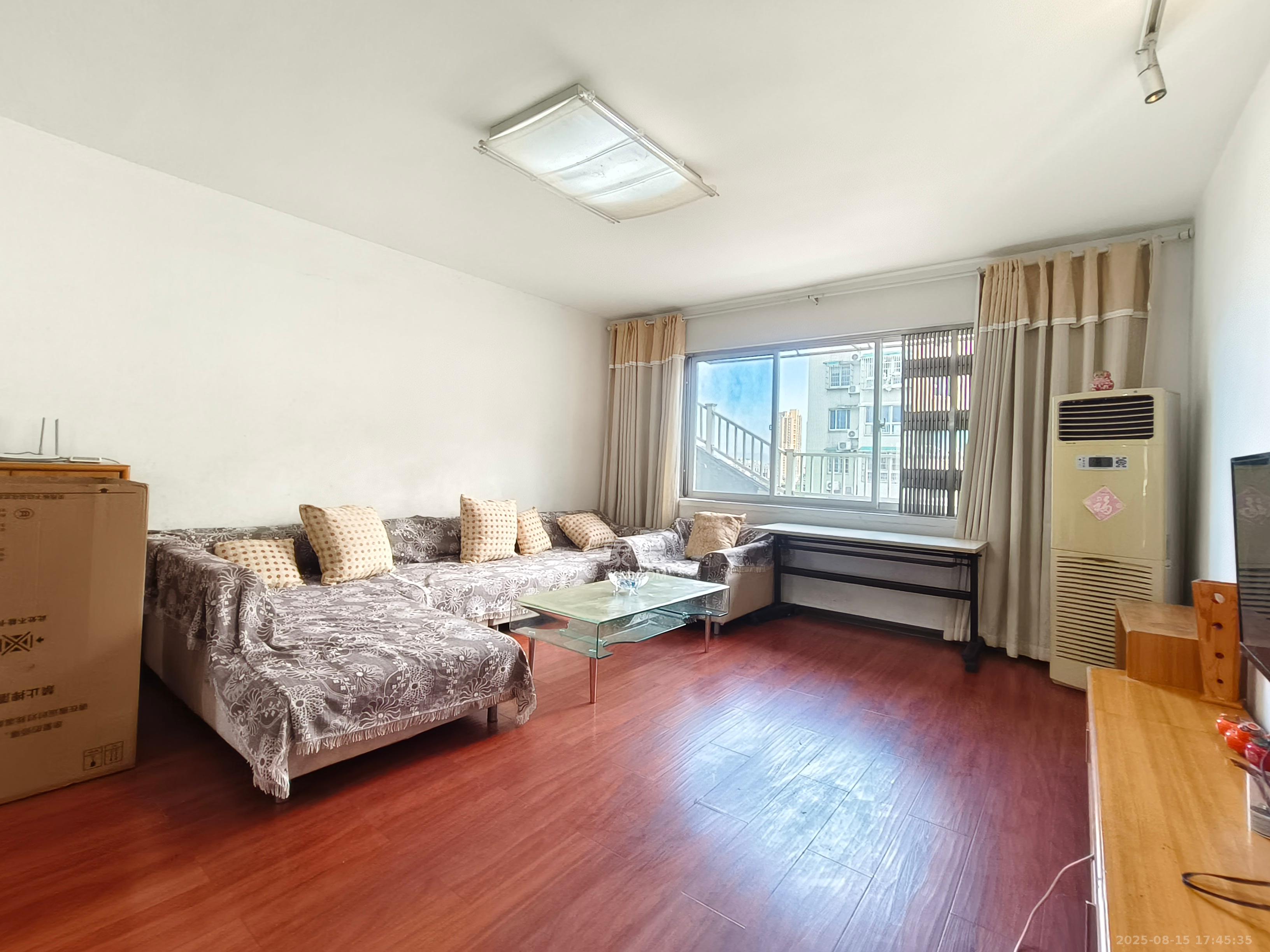 四季美景三期（四季美景水木轩）  3室2厅2卫    2500.0元/月室内图