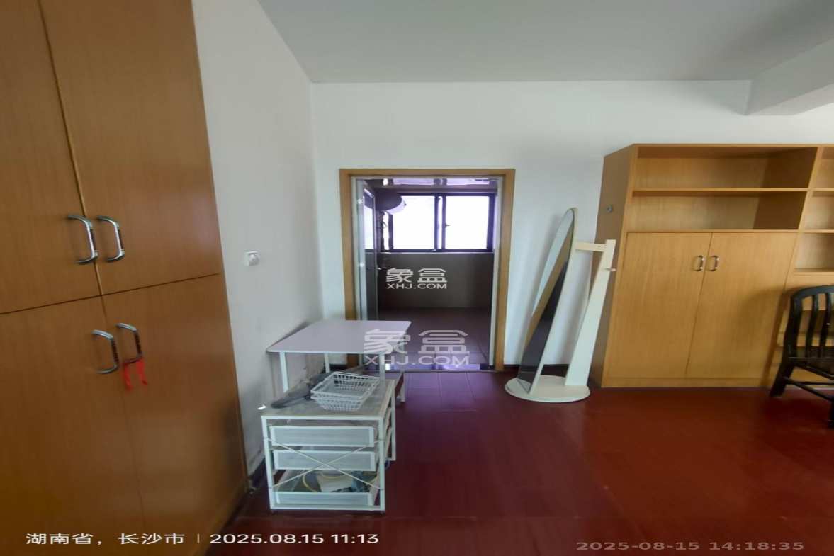 天城湖光山色 3室2厅2卫 2400.0元/月 天城湖光山色 3室2厅2卫 2400.0元/月室内图