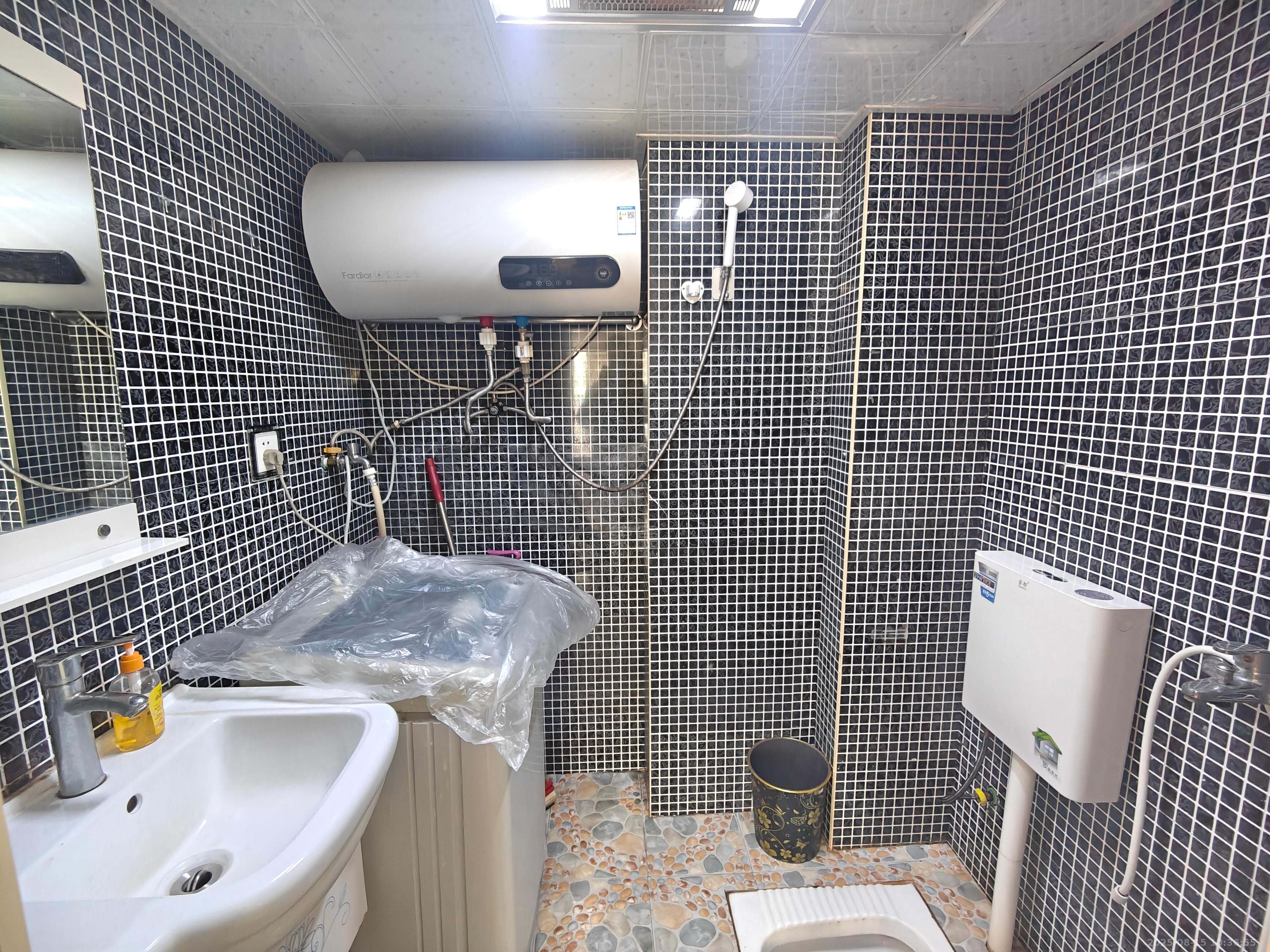 美的城三期  1室1厅1卫   1100.00元/月室内图