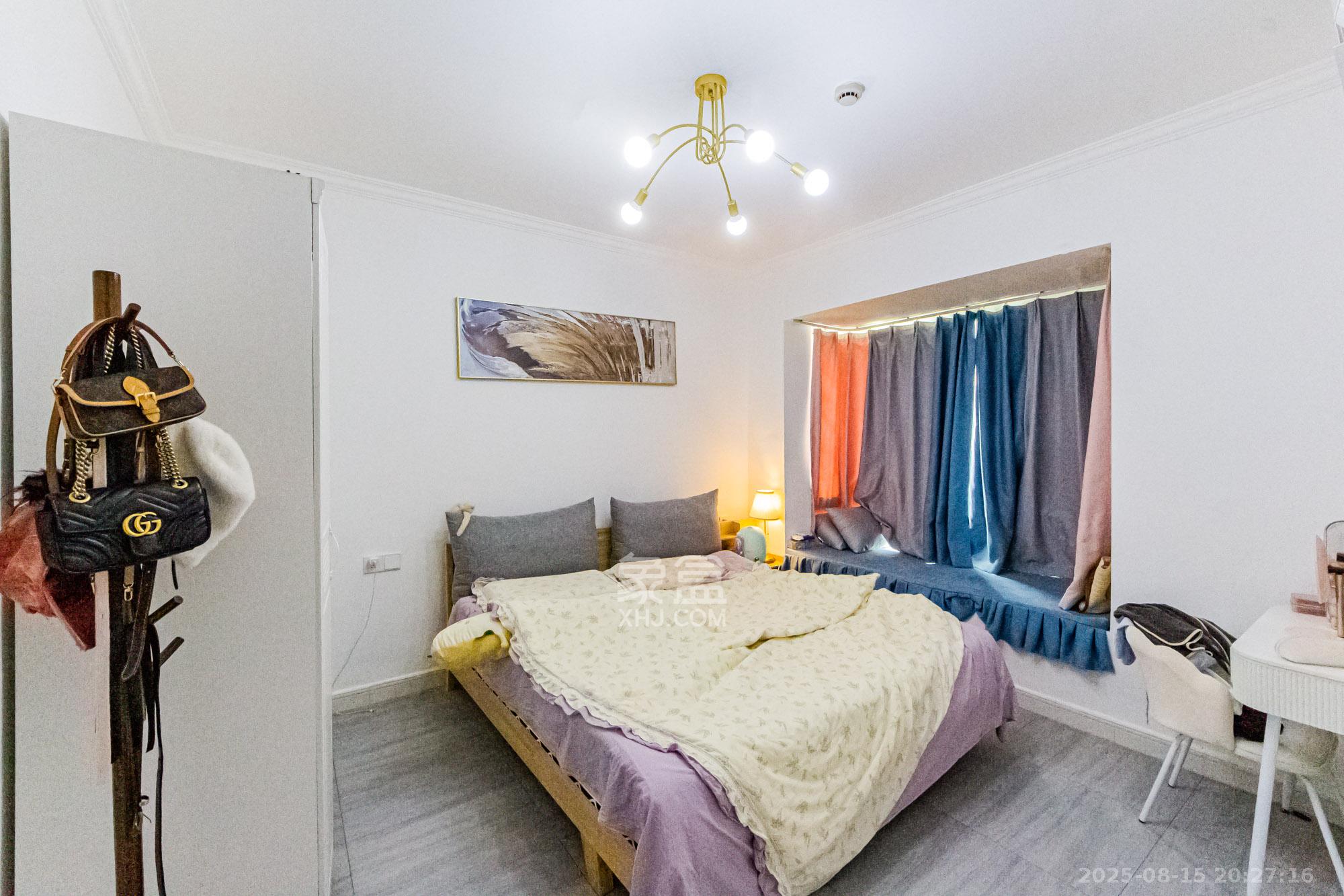 北辰三角洲E7区  3室2厅2卫    165.0万 北辰三角洲E7区  3室2厅2卫    165.0万卧室