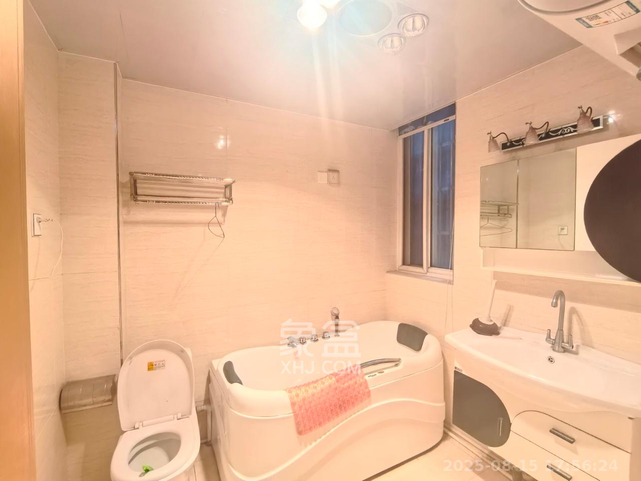 东城名苑  3室2厅2卫    1500.0元/月 东城名苑  3室2厅2卫    1500.0元/月室内图