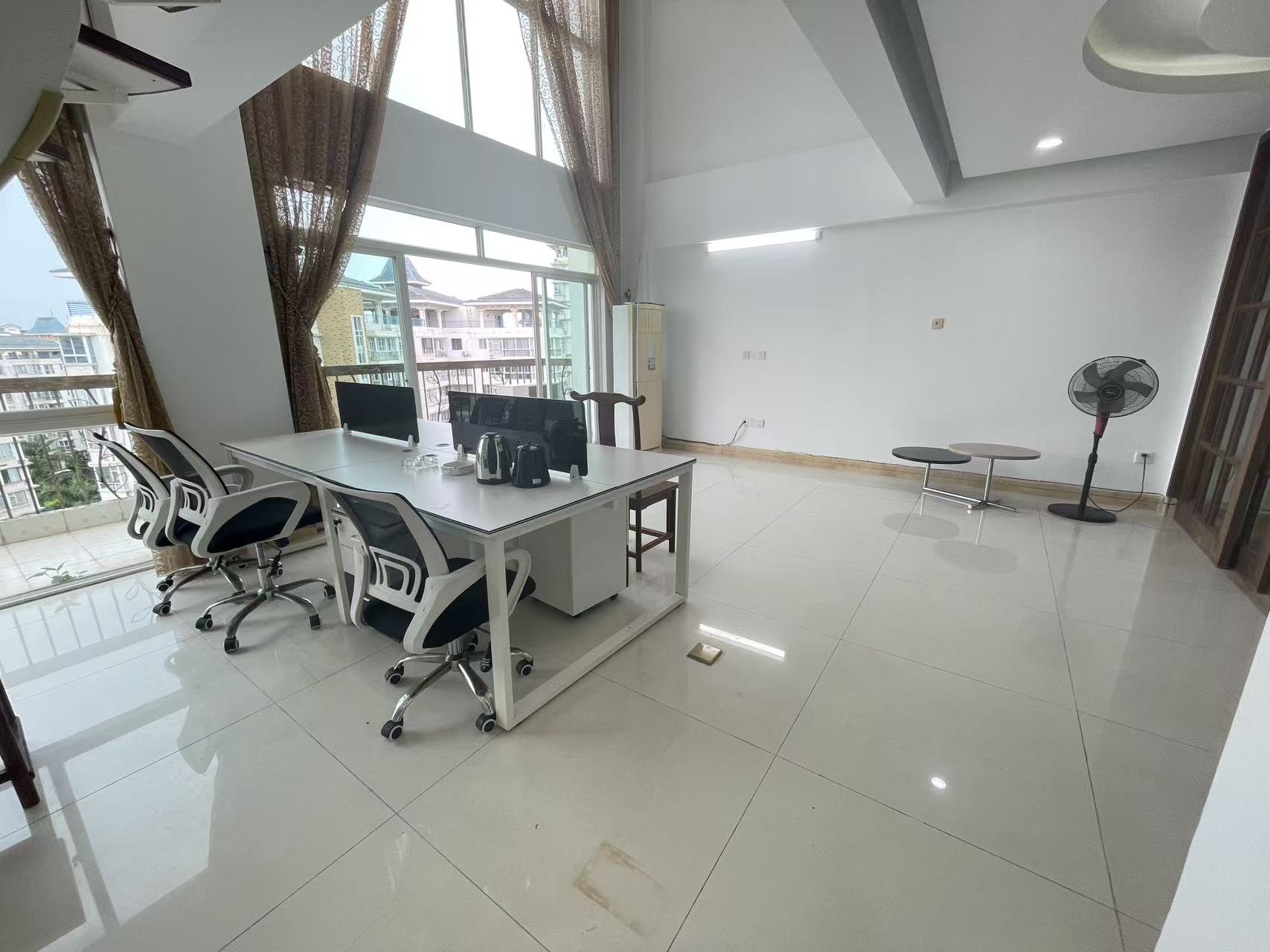 兆南绿岛家园 4室2厅3卫 7000.0元/月 兆南绿岛家园 4室2厅3卫 7000.0元/月室内图