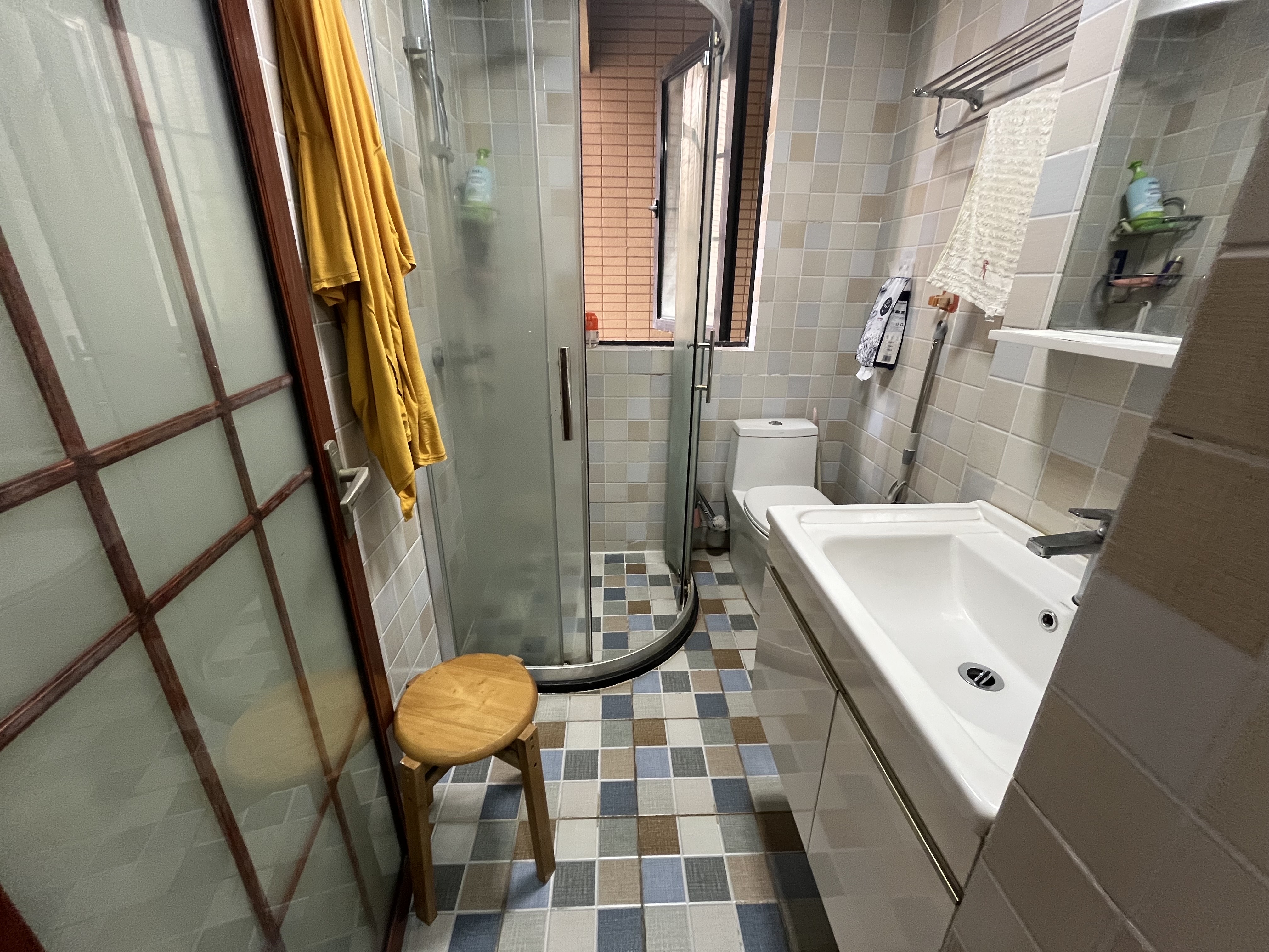 江畔人家 3室2厅2卫 3500.0元/月 江畔人家 3室2厅2卫 3500.0元/月室内图