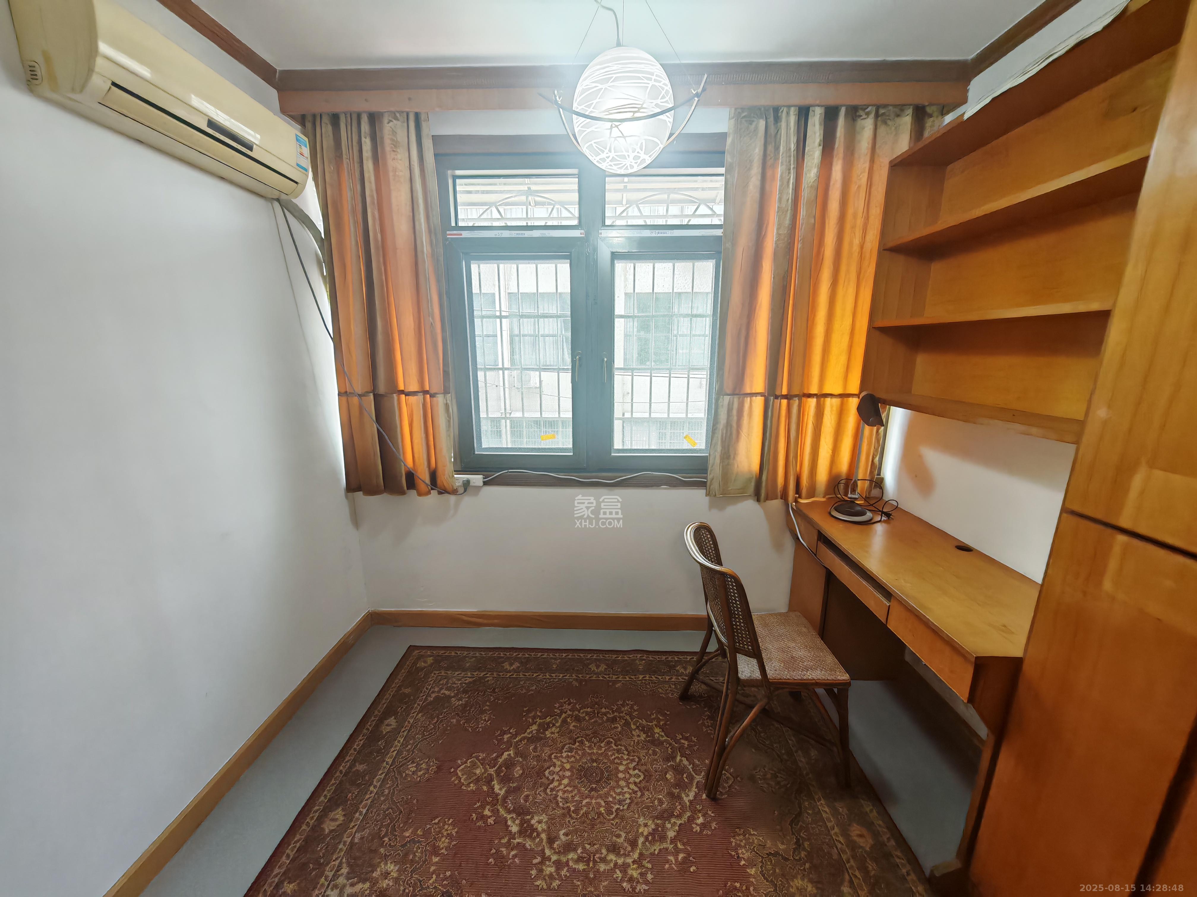 学院新村  2室2厅1卫    4600.0元/月室内图