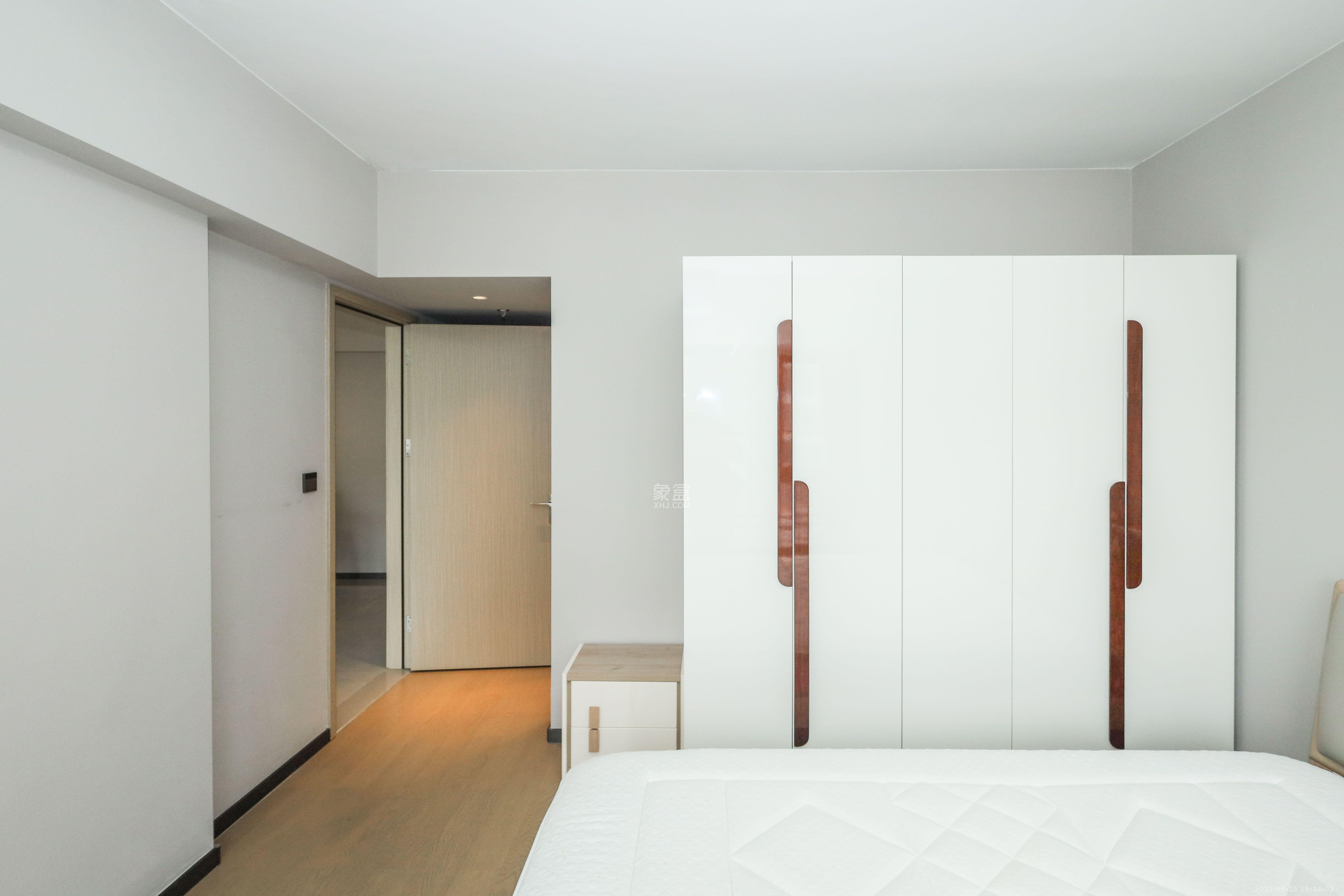 时代梅溪领峰  3室2厅2卫    4500.0元/月室内图