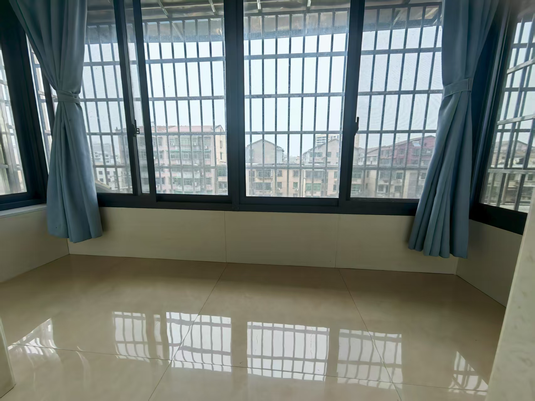 福泽大厦 3室2厅2卫 3000.0元/月 福泽大厦 3室2厅2卫 3000.0元/月室内图