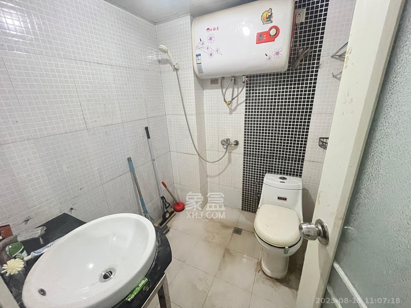 融橙上品  1室1厅1卫    1300.0元/月室内图