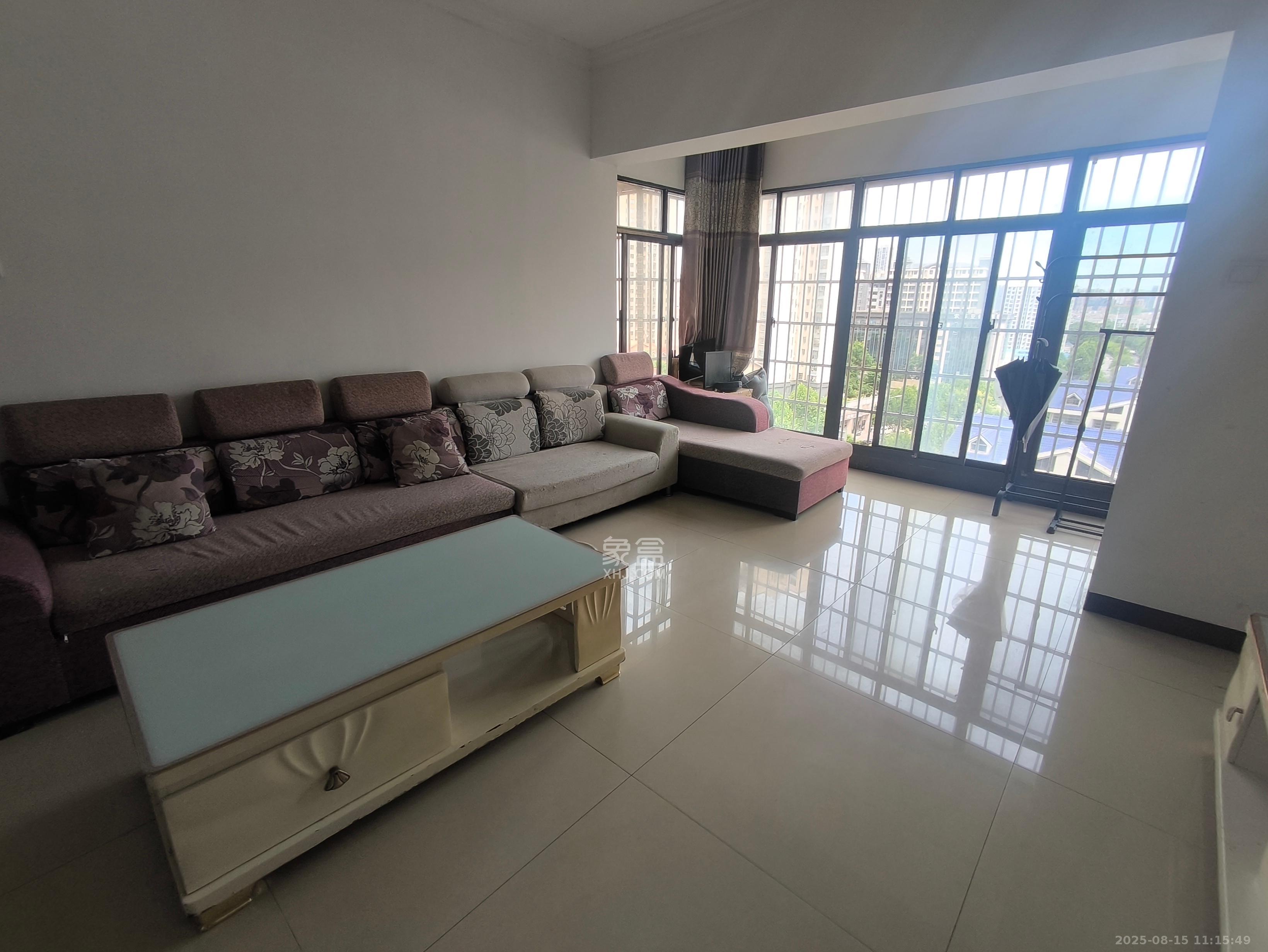 家兴苑  3室2厅2卫    2300.0元/月室内图