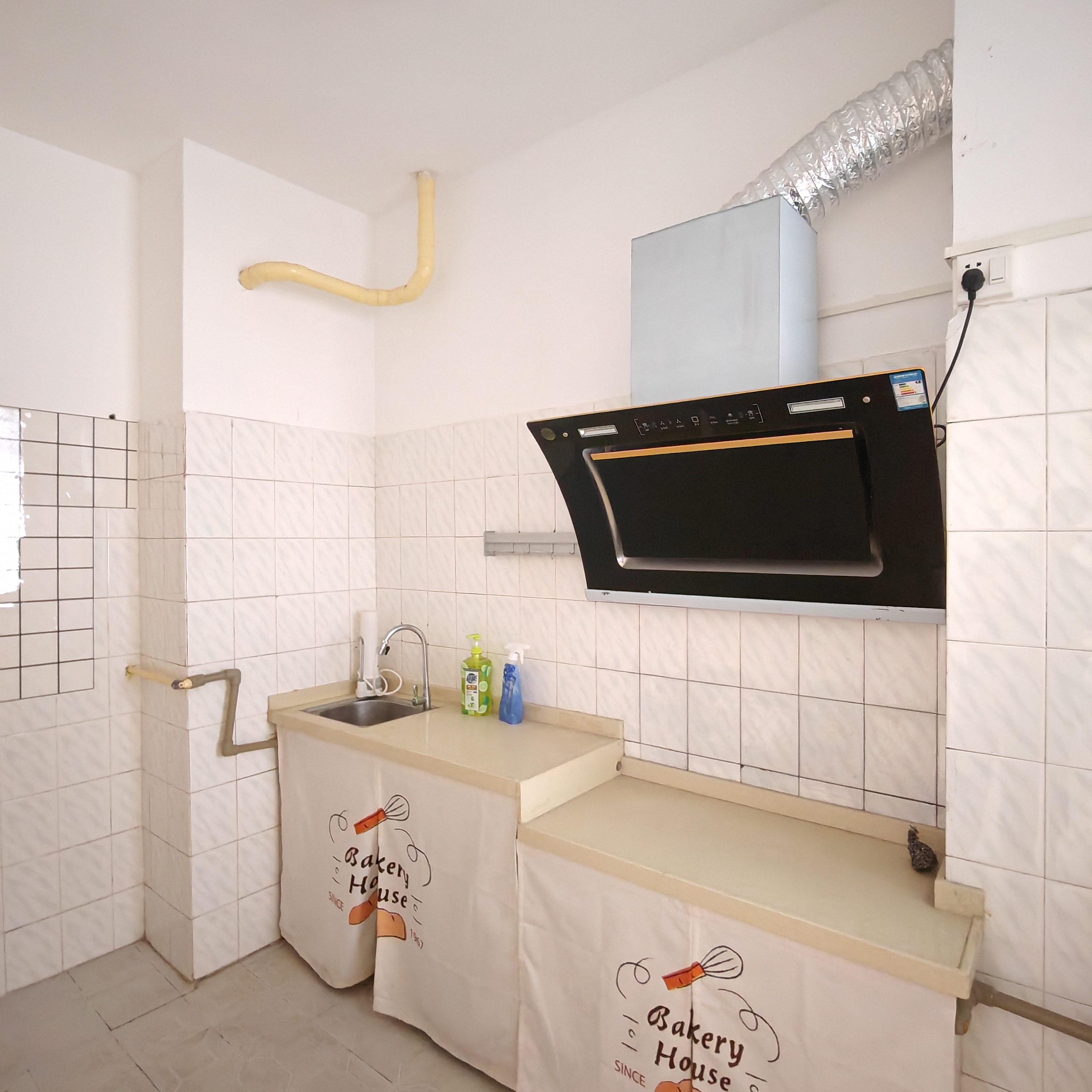 侨诚花园 2室1厅1卫 2200.0元/月 侨诚花园 2室1厅1卫 2200.0元/月室内图