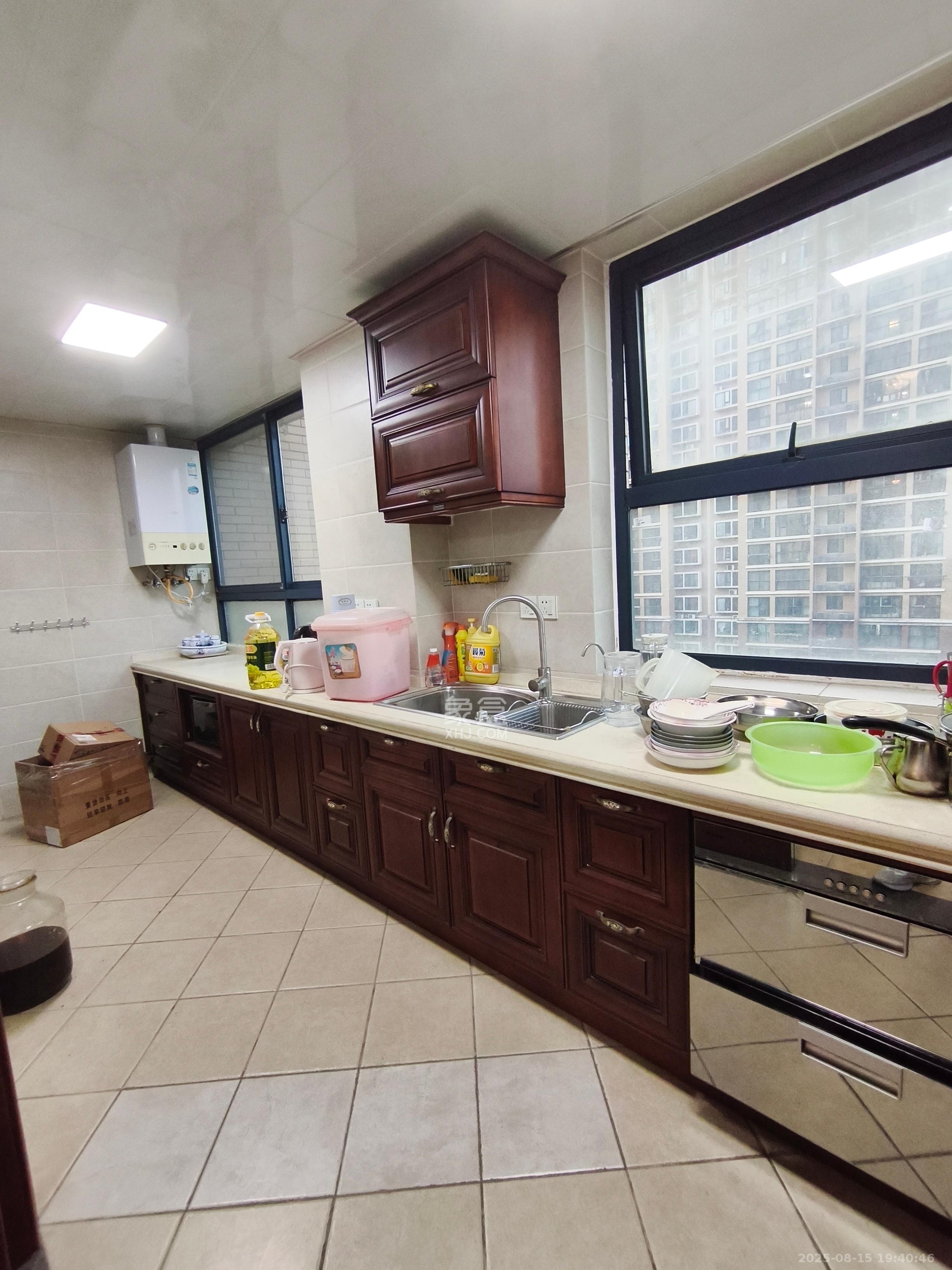 北京御园一二期(国泰嘉园) 3室2厅2卫 3500.0元/月 北京御园一二期(国泰嘉园) 3室2厅2卫 3500.0元/月室内图