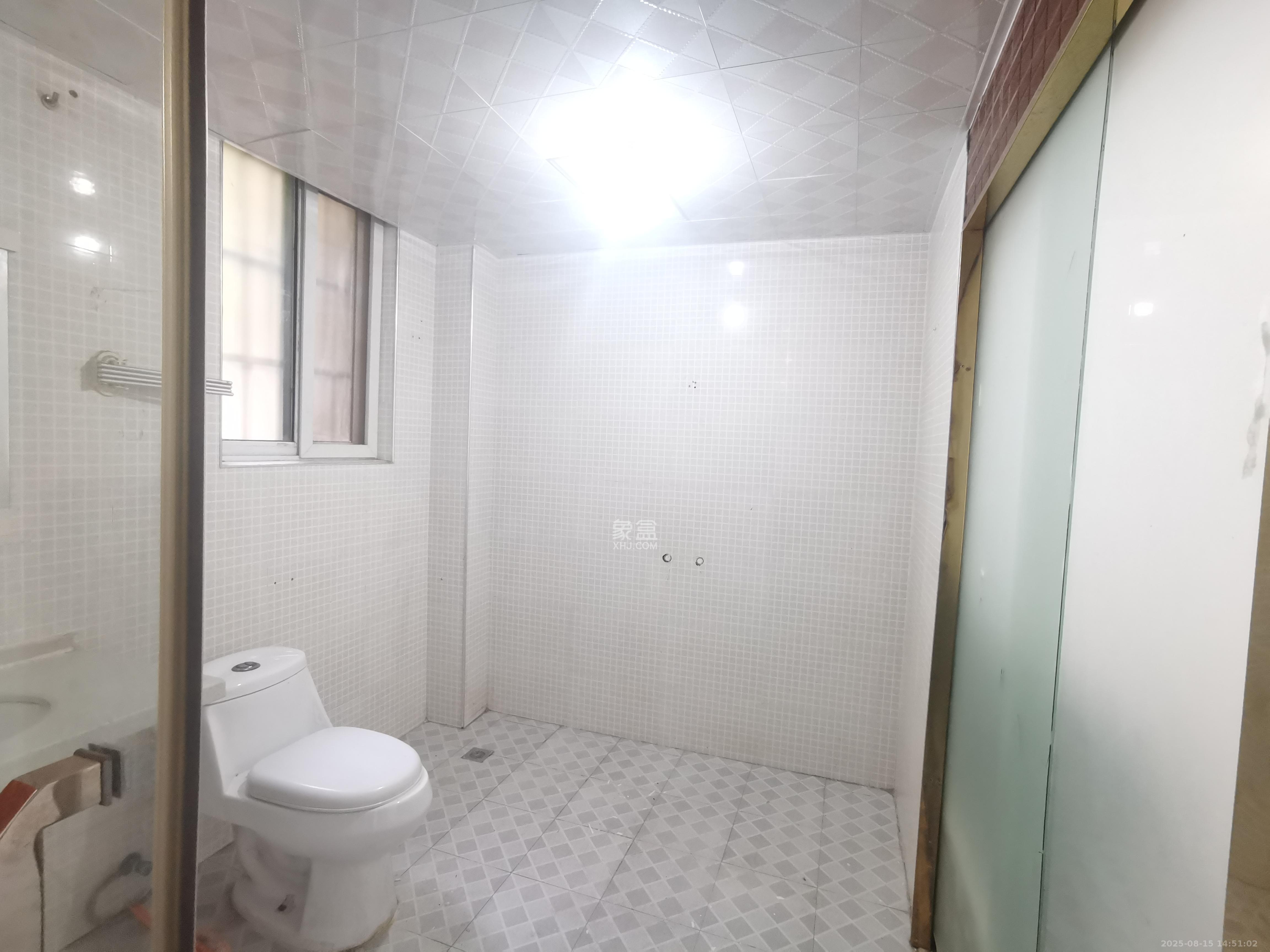 博雅湘水湾  3室2厅2卫    1800.0元/月室内图