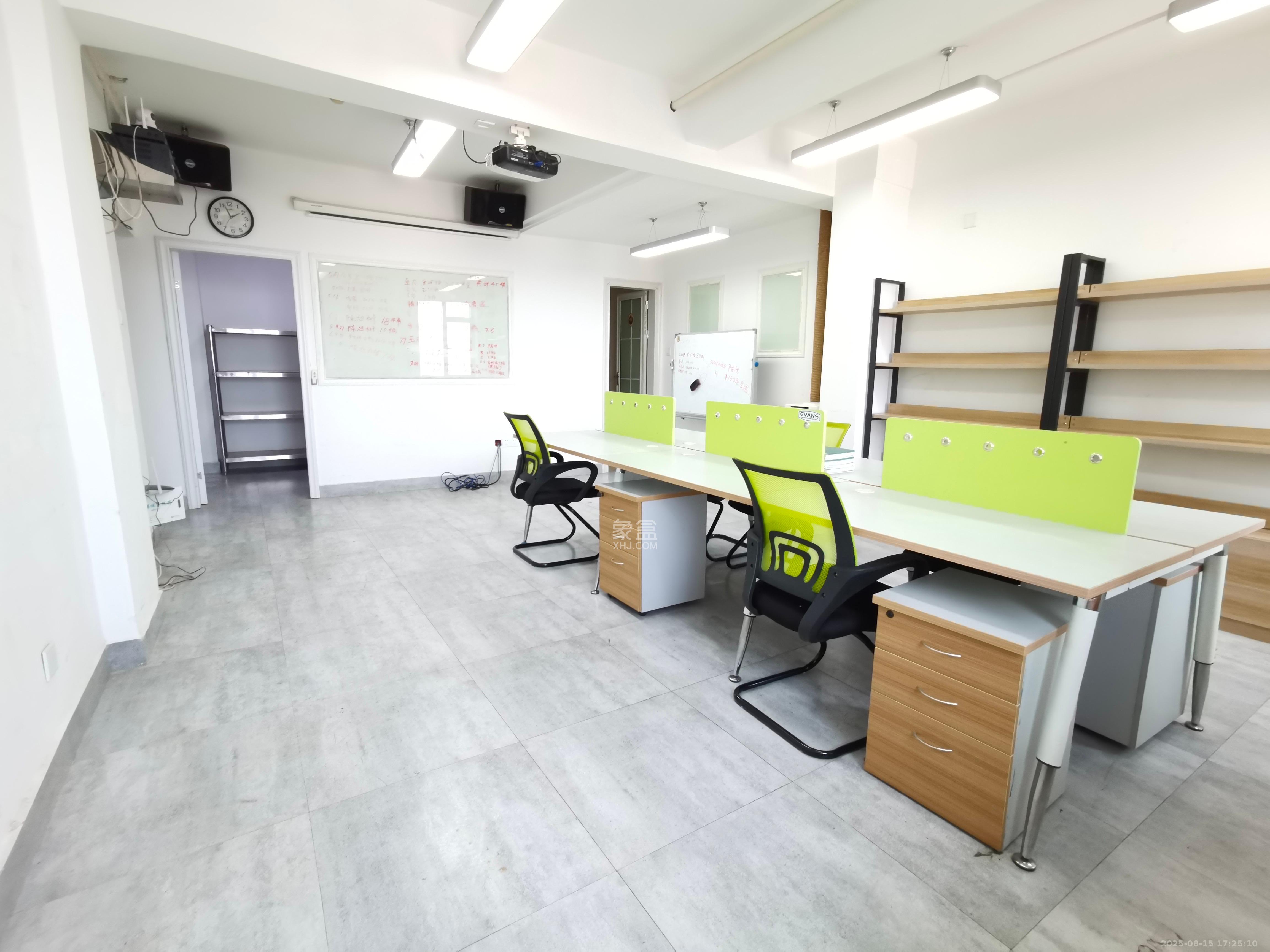 长房中庭国际（东郡华蓉广场）  1室1厅1卫    2600.0元/月室内图