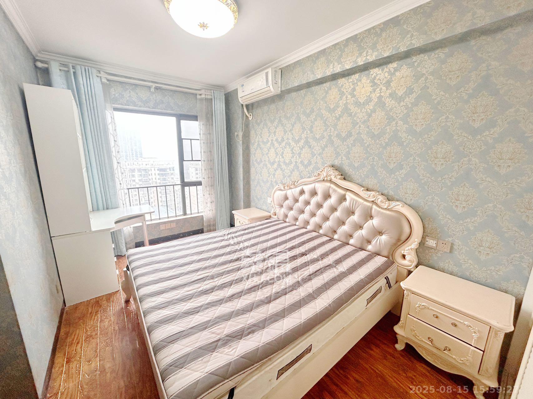 中城丽景香山园 3室2厅1卫 3200.0元/月 中城丽景香山园 3室2厅1卫 3200.0元/月室内图