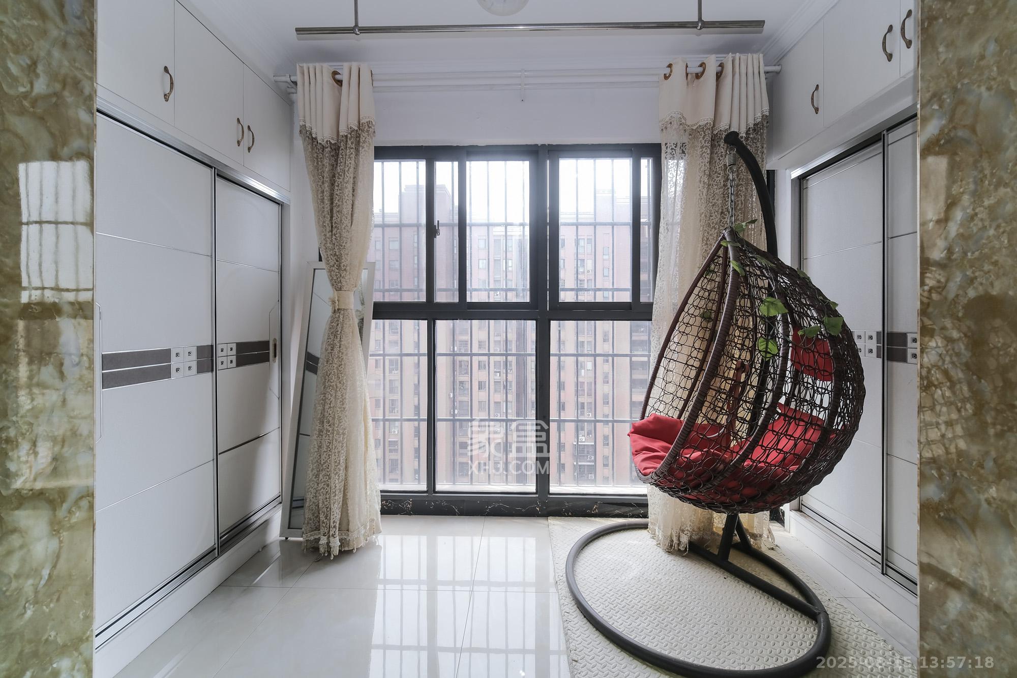 三一街区 3室2厅2卫 78.0万 三一街区 3室2厅2卫 78.0万阳台