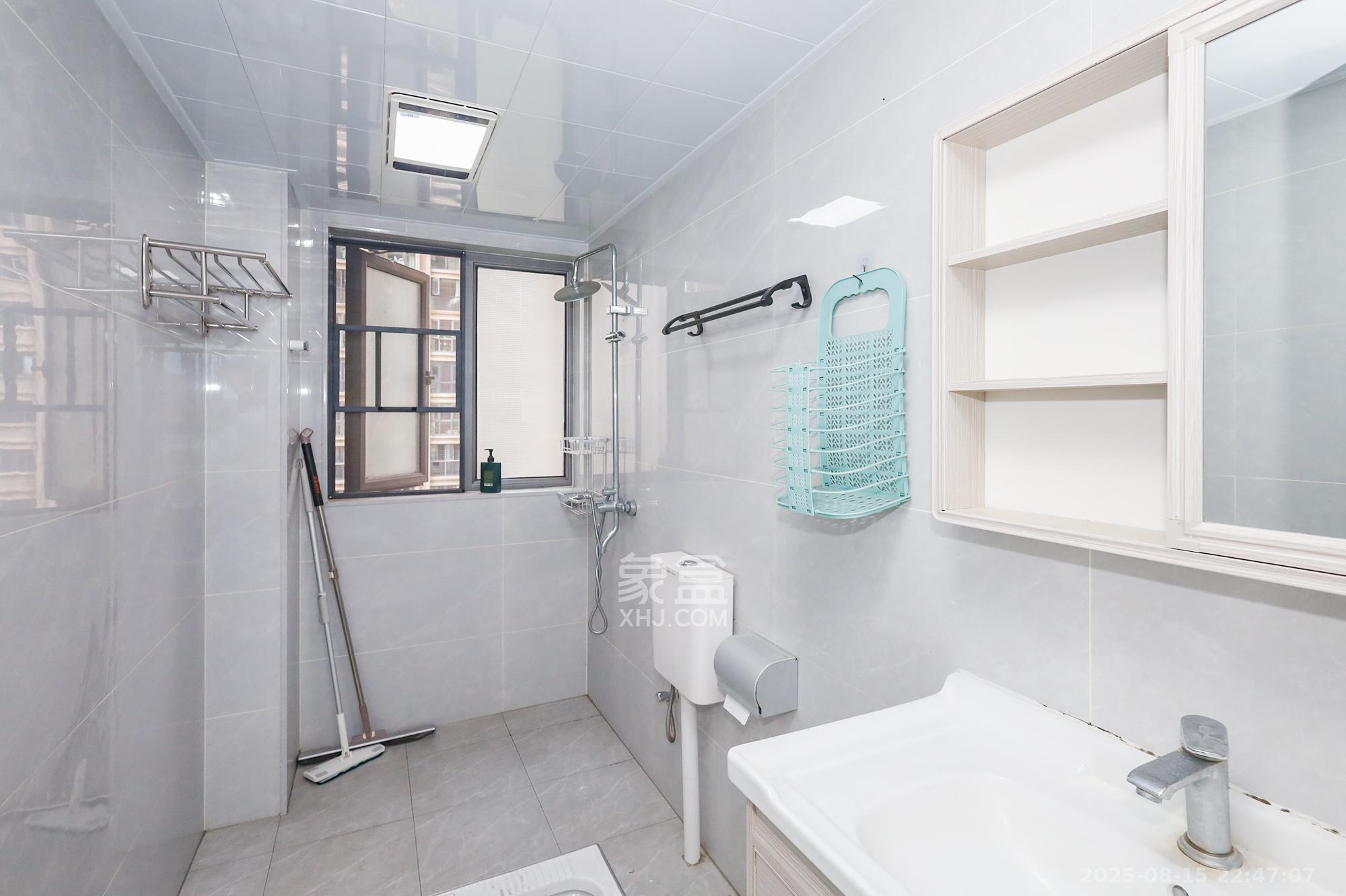 八方小区C区  4室2厅2卫    498.0万 八方小区C区  4室2厅2卫    498.0万卫生间