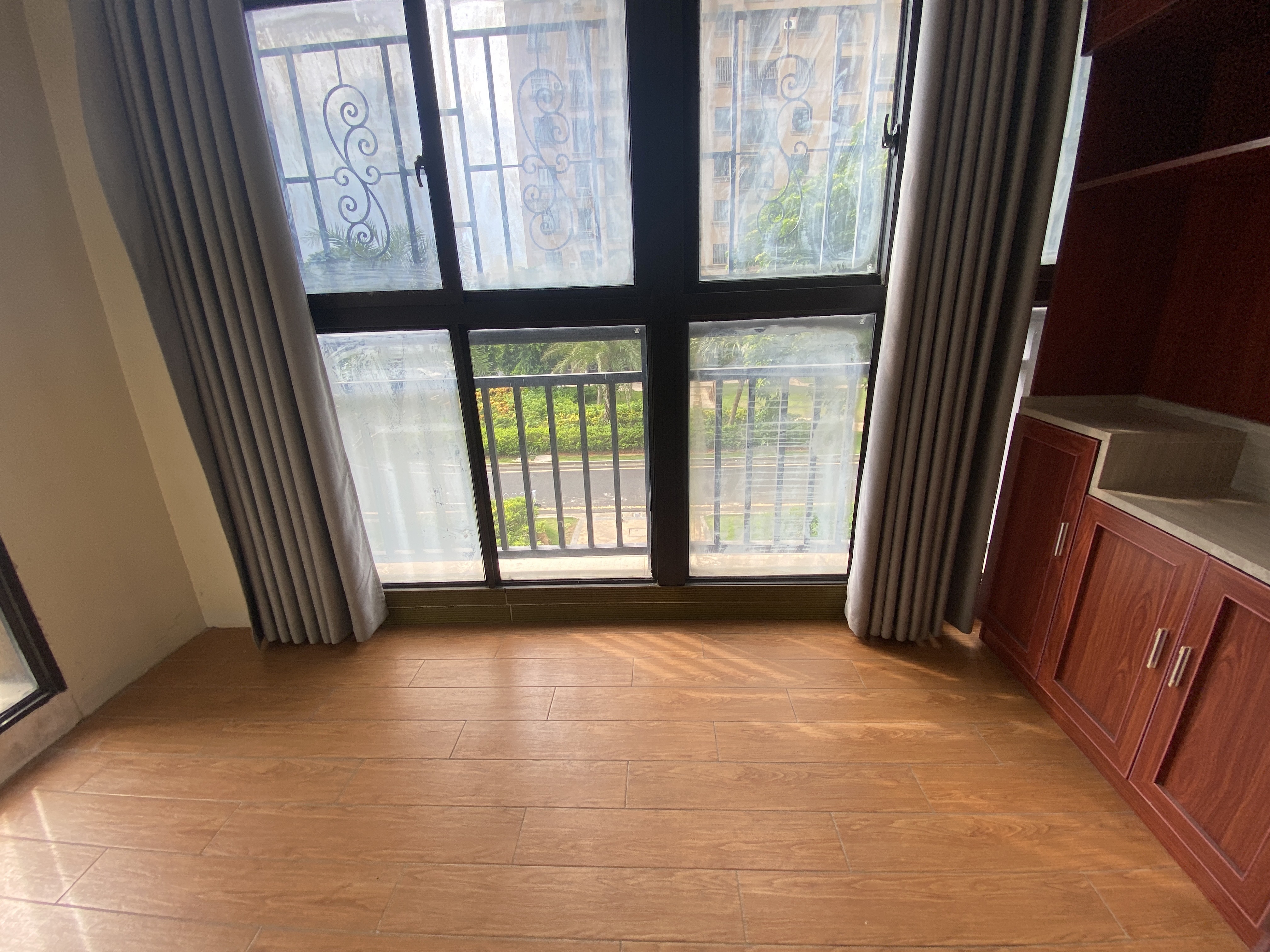 江畔人家 2室1厅1卫 2500.0元/月 江畔人家 2室1厅1卫 2500.0元/月室内图