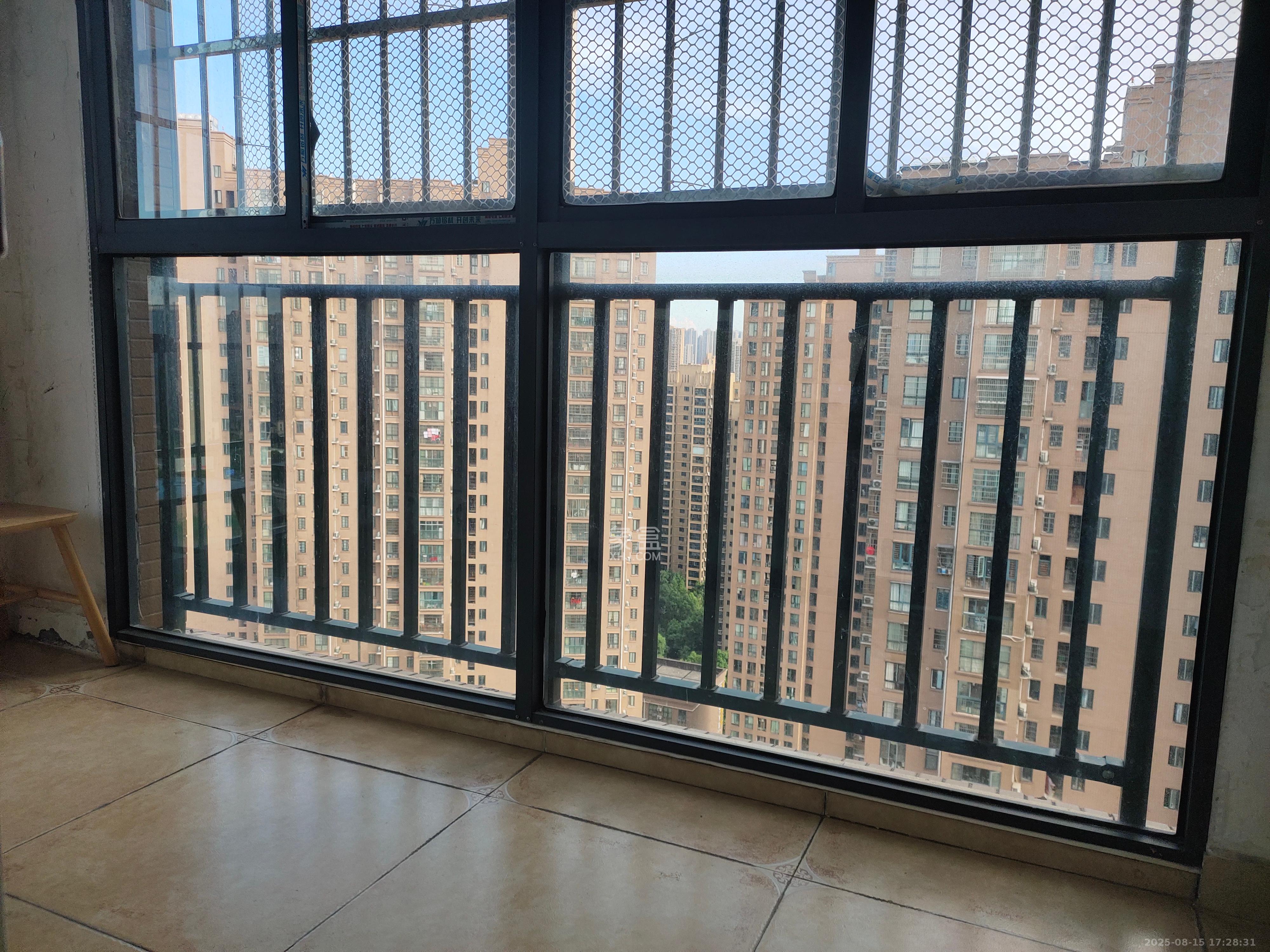 鑫科明珠  1室2厅1卫   2100.00元/月室内图