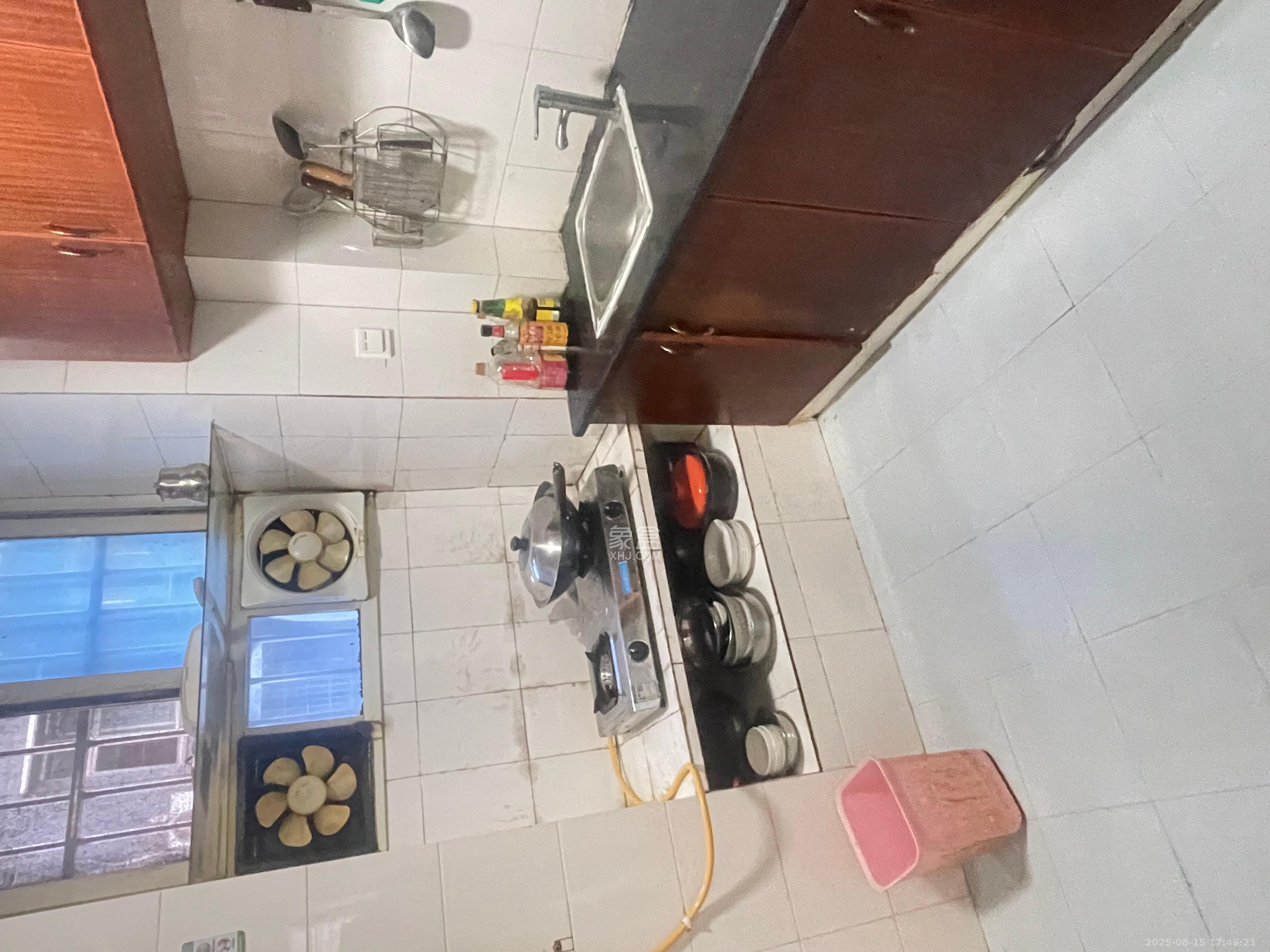 乡镇企业单位宿舍  2室1厅1卫    1300.0元/月室内图