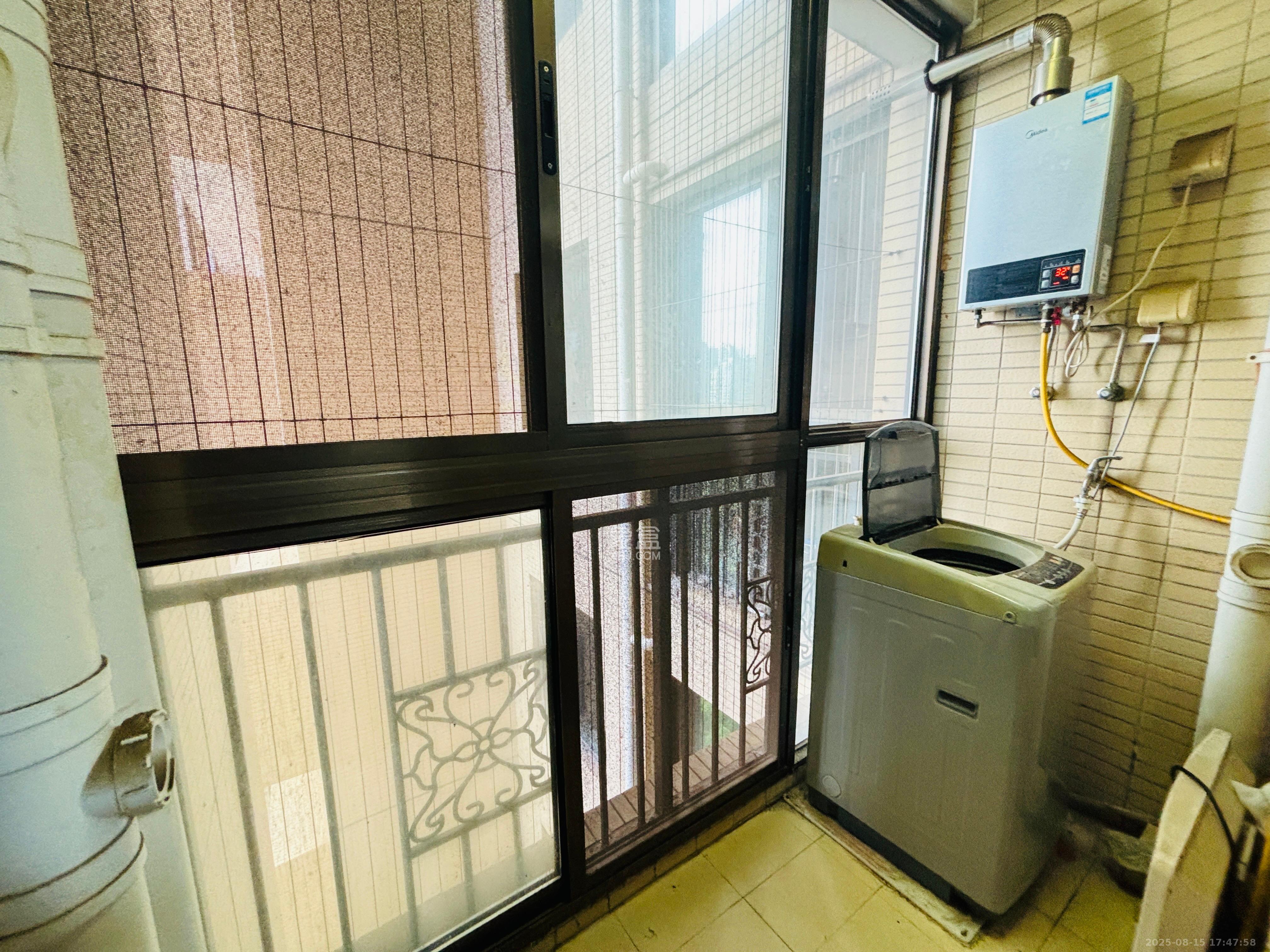 江山帝景哈佛  1室0厅0卫    2000.0元/月 江山帝景哈佛  1室0厅0卫    2000.0元/月室内图