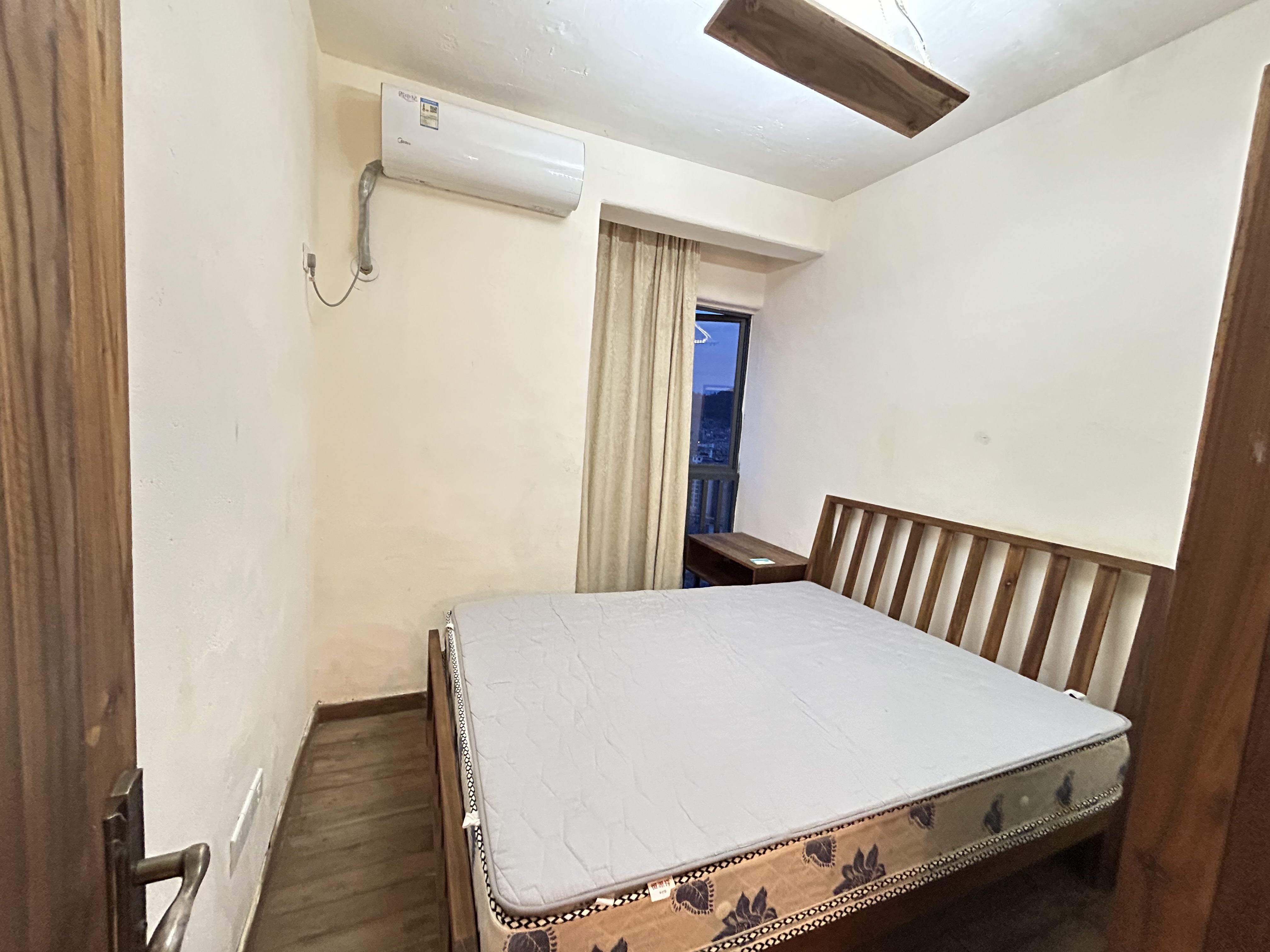 逸臣中央 3室2厅2卫 2000.0元/月 逸臣中央 3室2厅2卫 2000.0元/月室内图