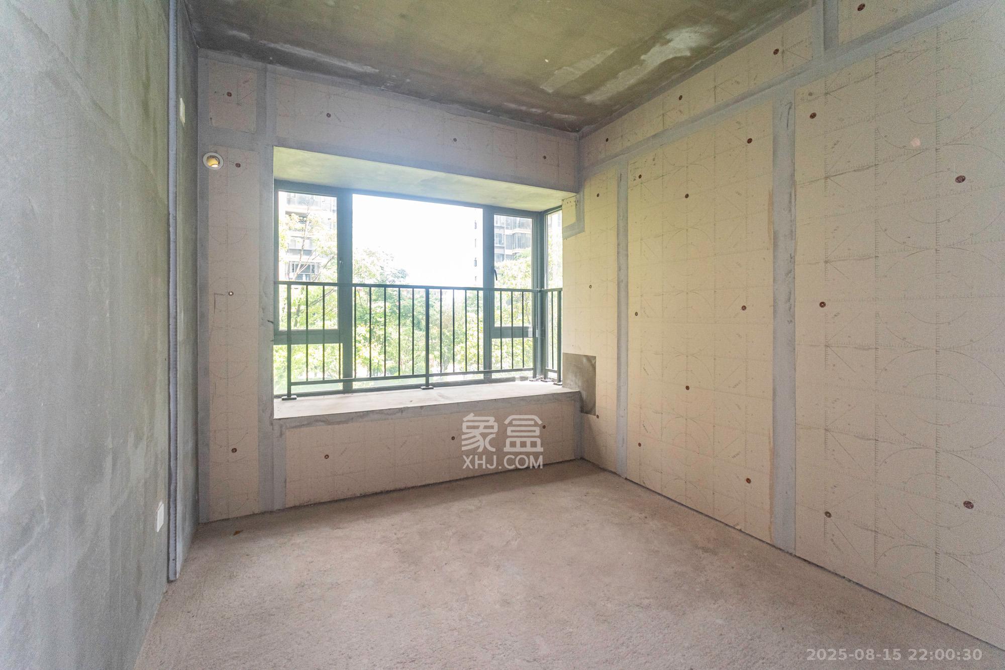 日盛湖湘花苑  4室2厅2卫    90.0万 日盛湖湘花苑  4室2厅2卫    90.0万卧室